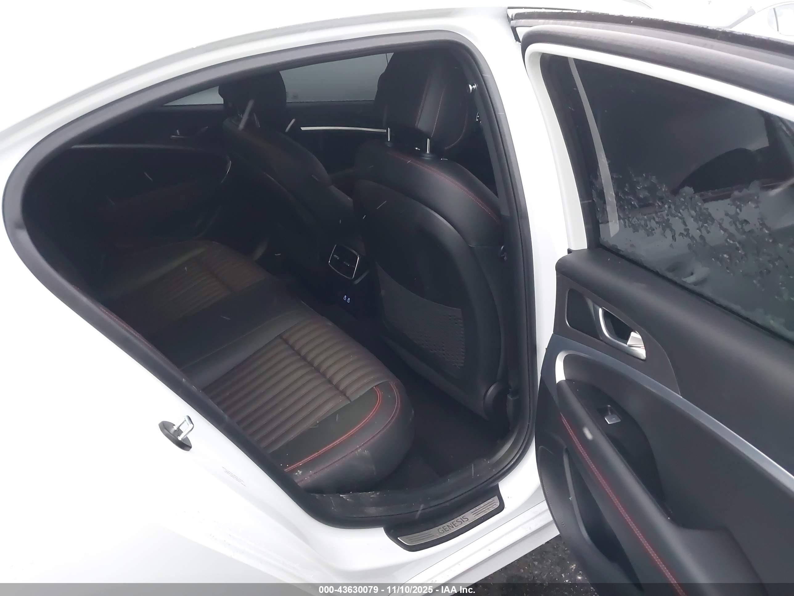 GENESIS G70 image 8