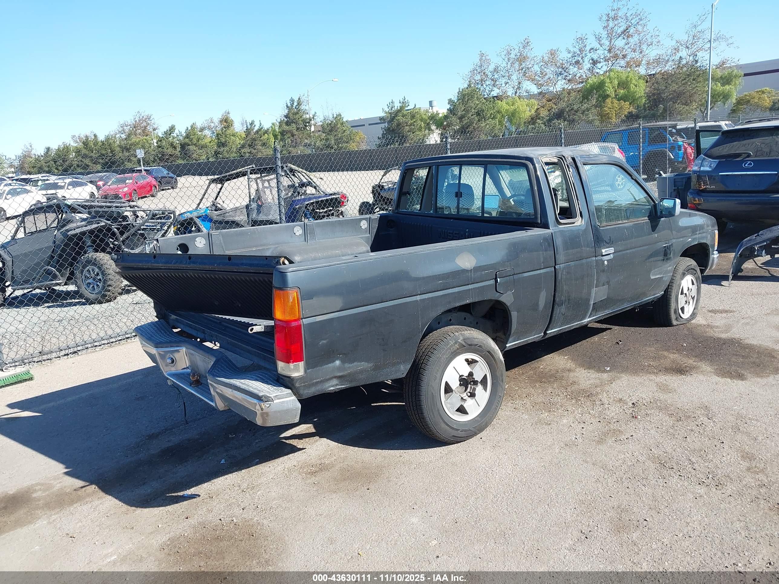 NISSAN TRUCK image 4