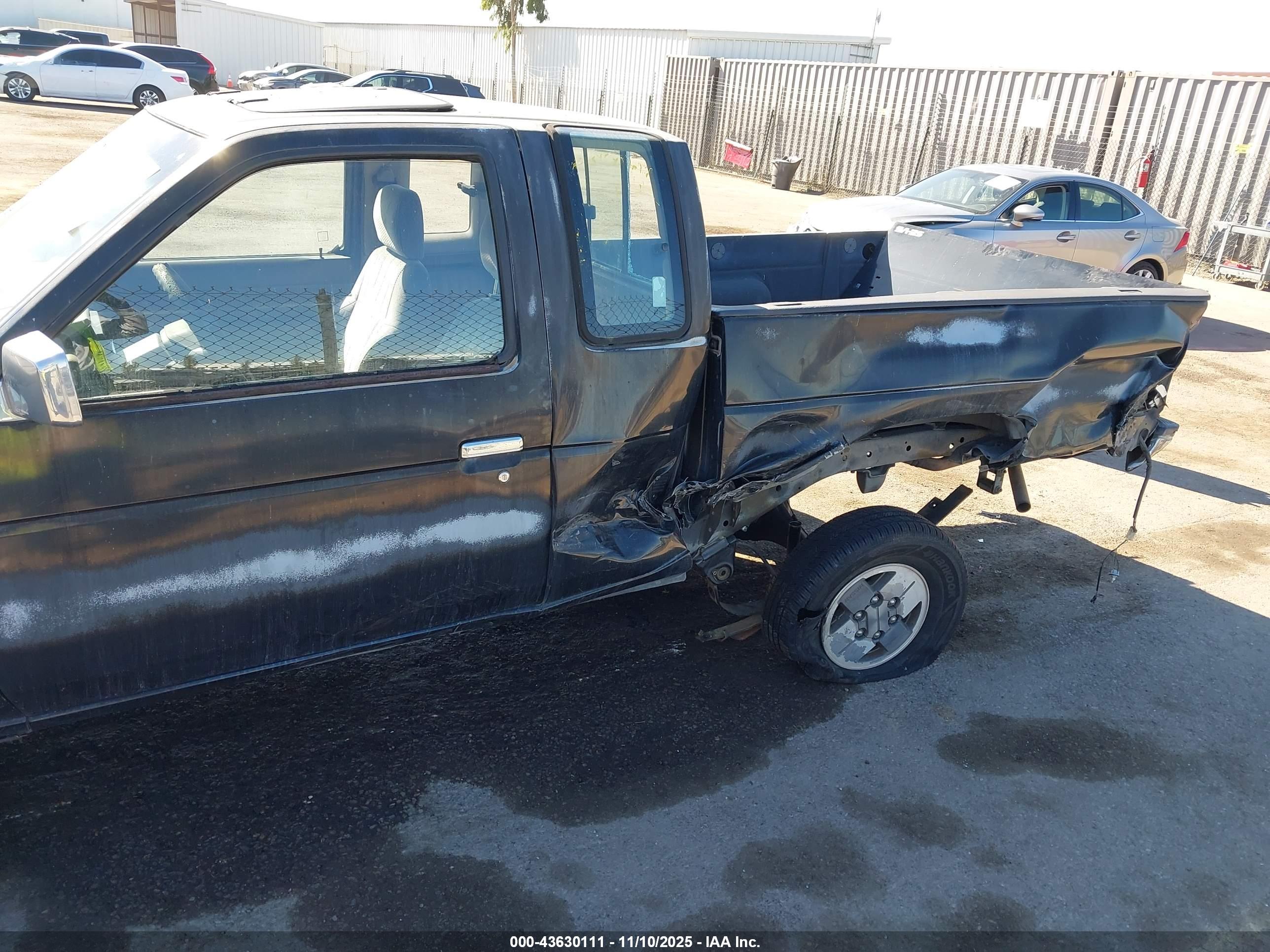 NISSAN TRUCK image 6