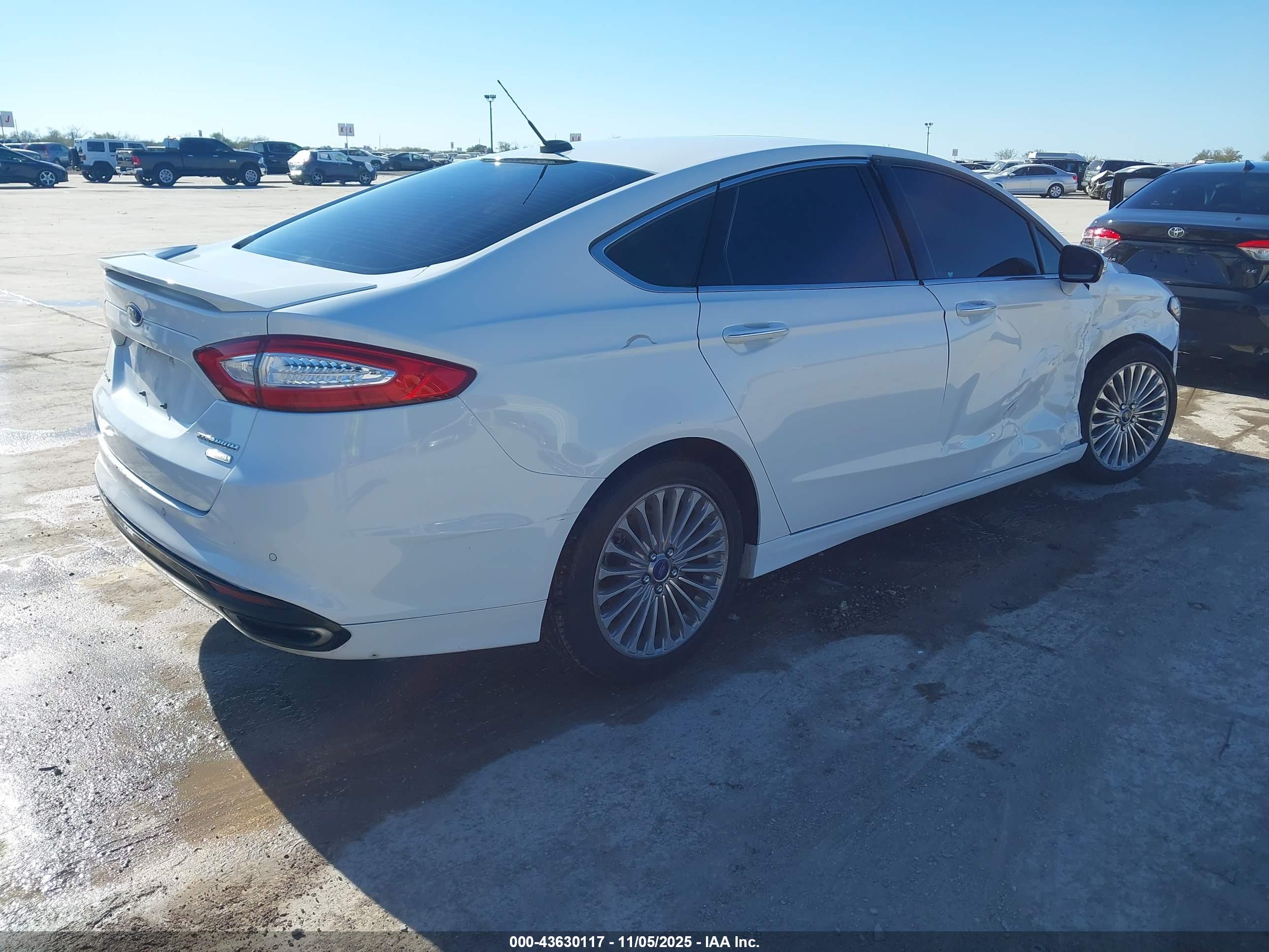 FORD FUSION image 4