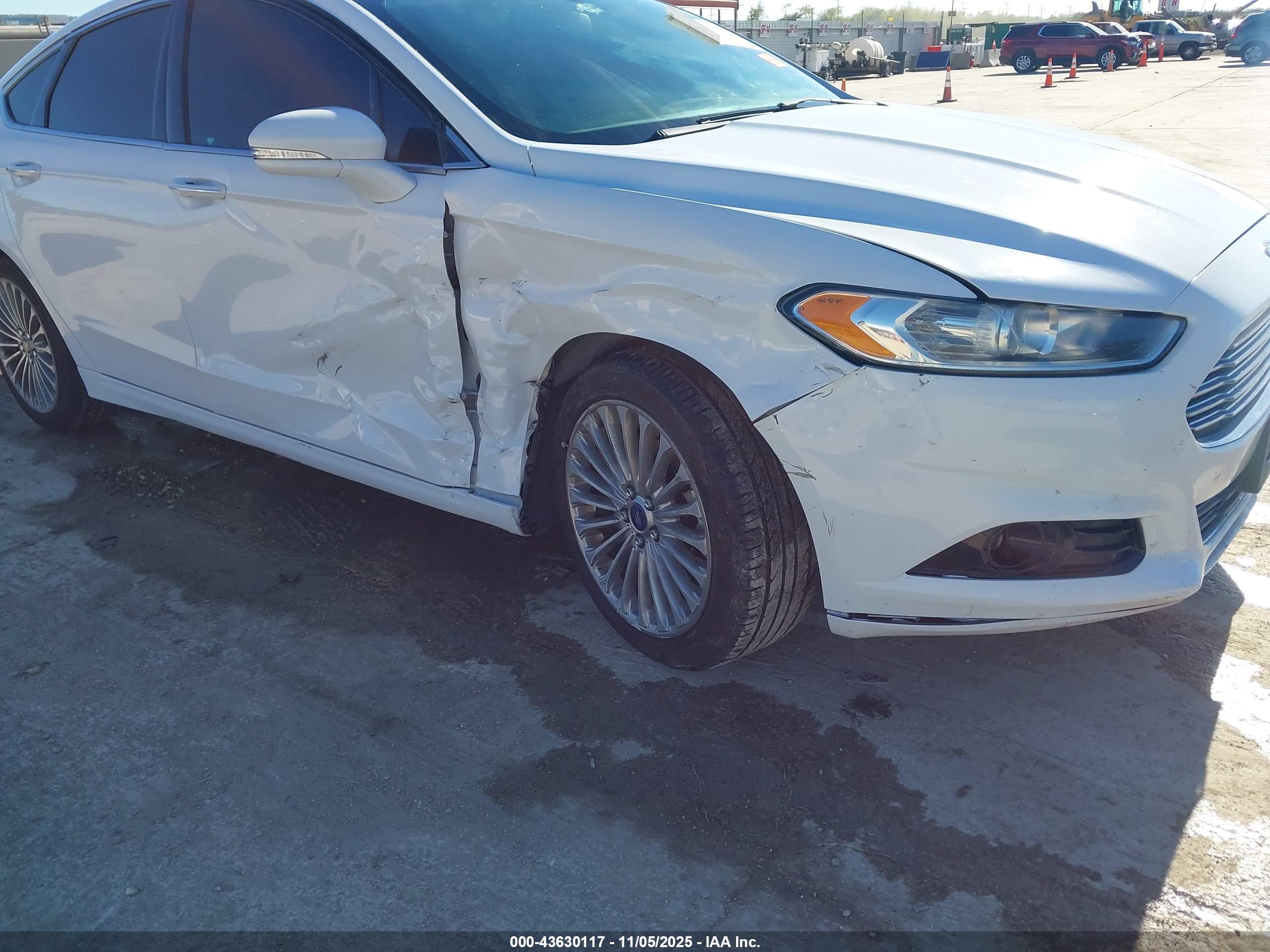 FORD FUSION image 6