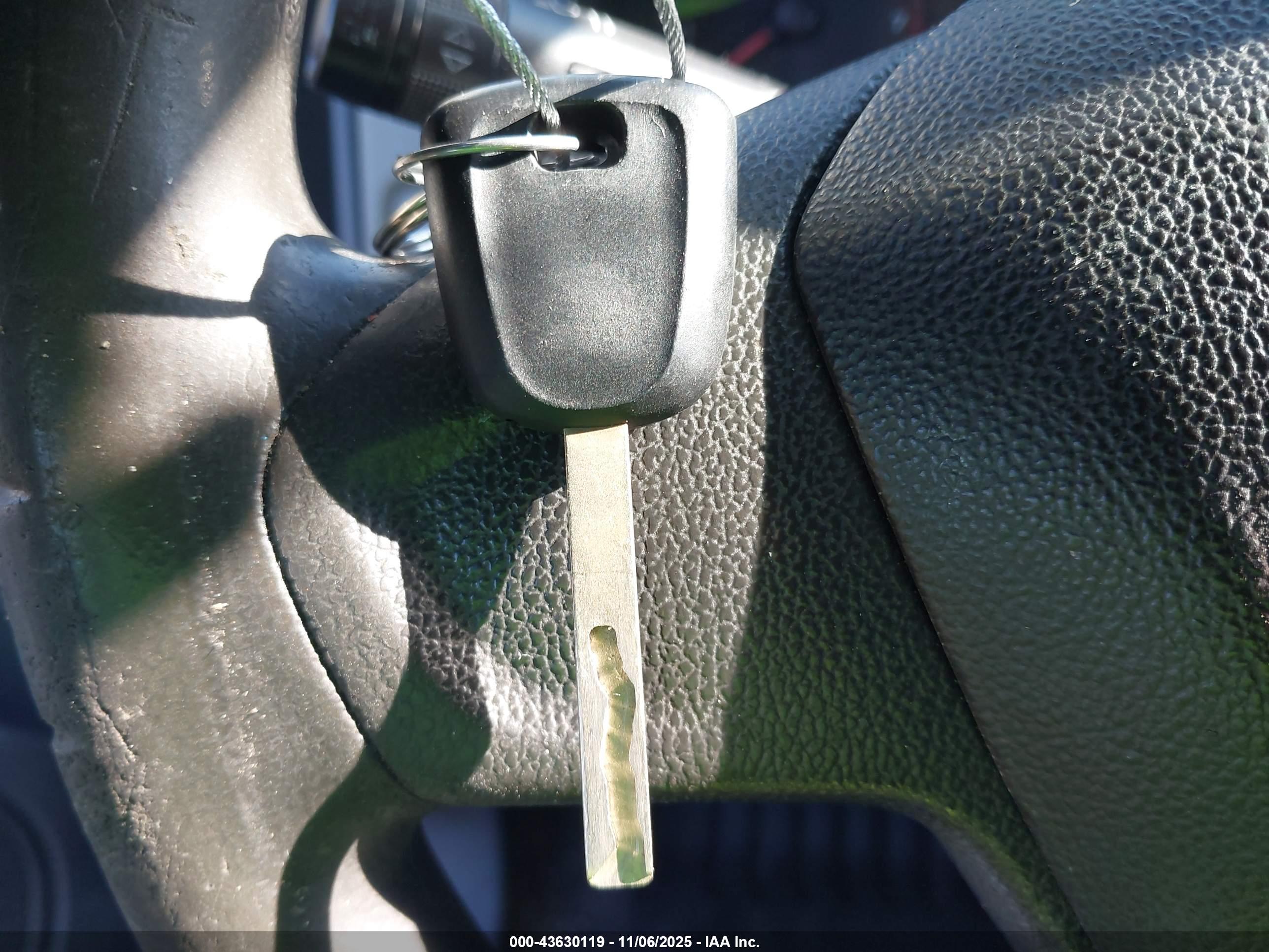 CHEVROLET COLORADO image 11