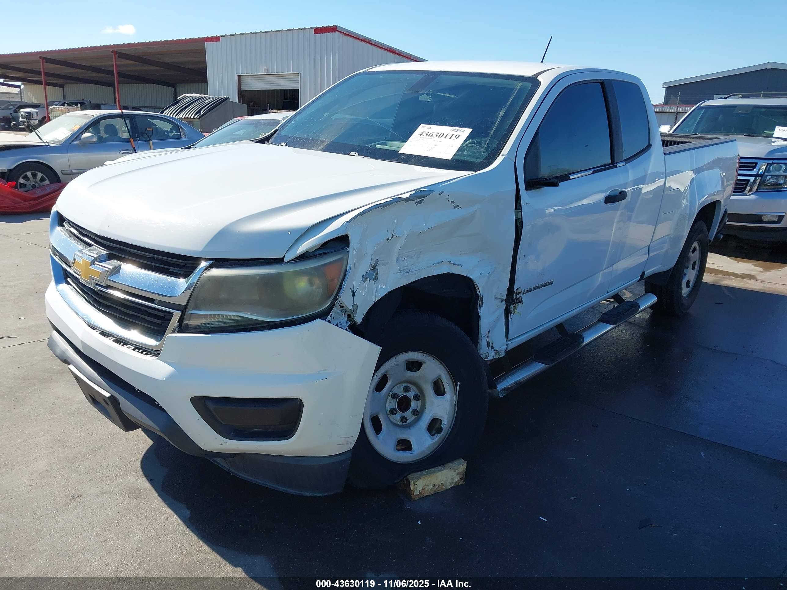 CHEVROLET COLORADO image 2