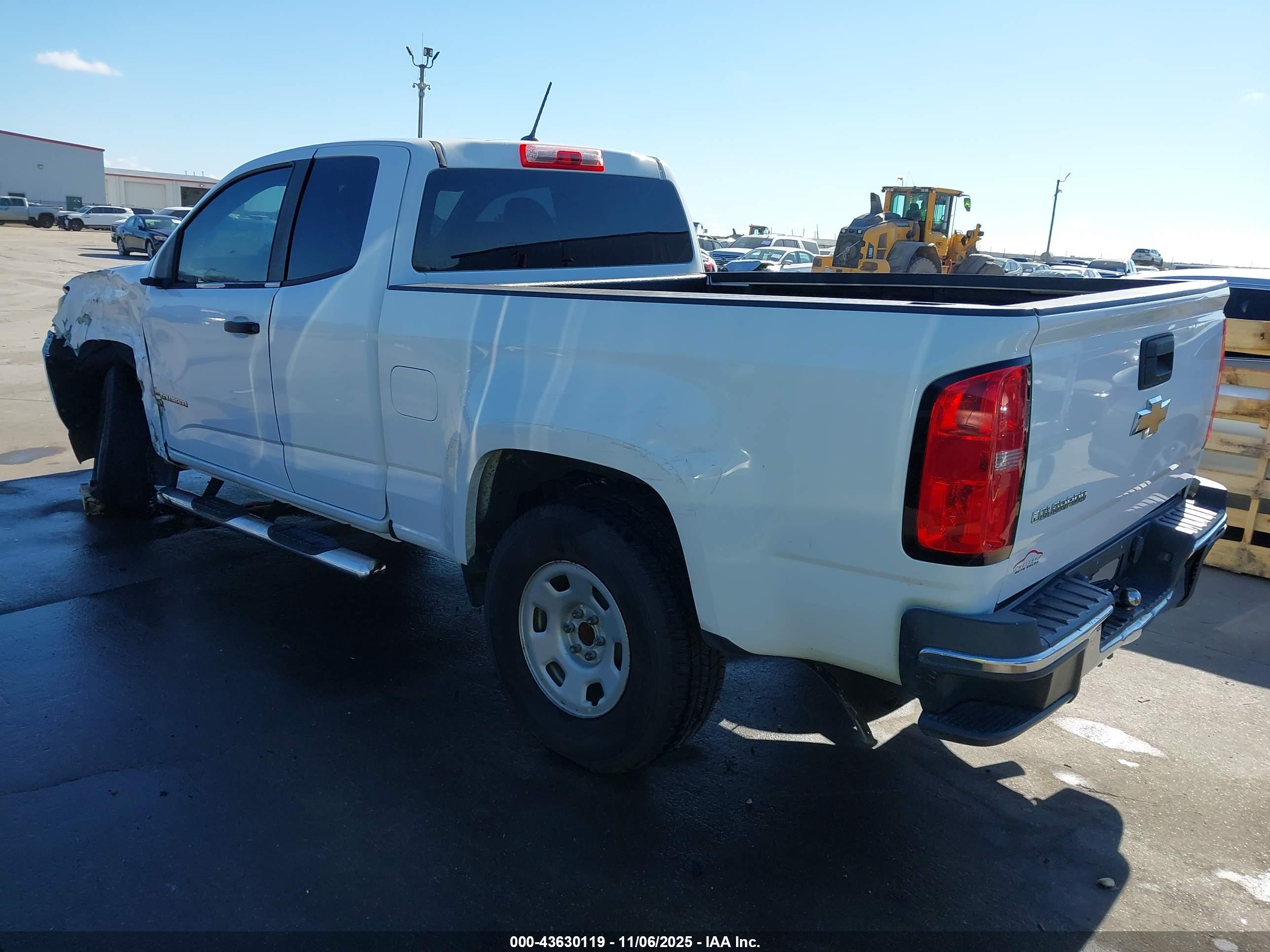 CHEVROLET COLORADO image 3