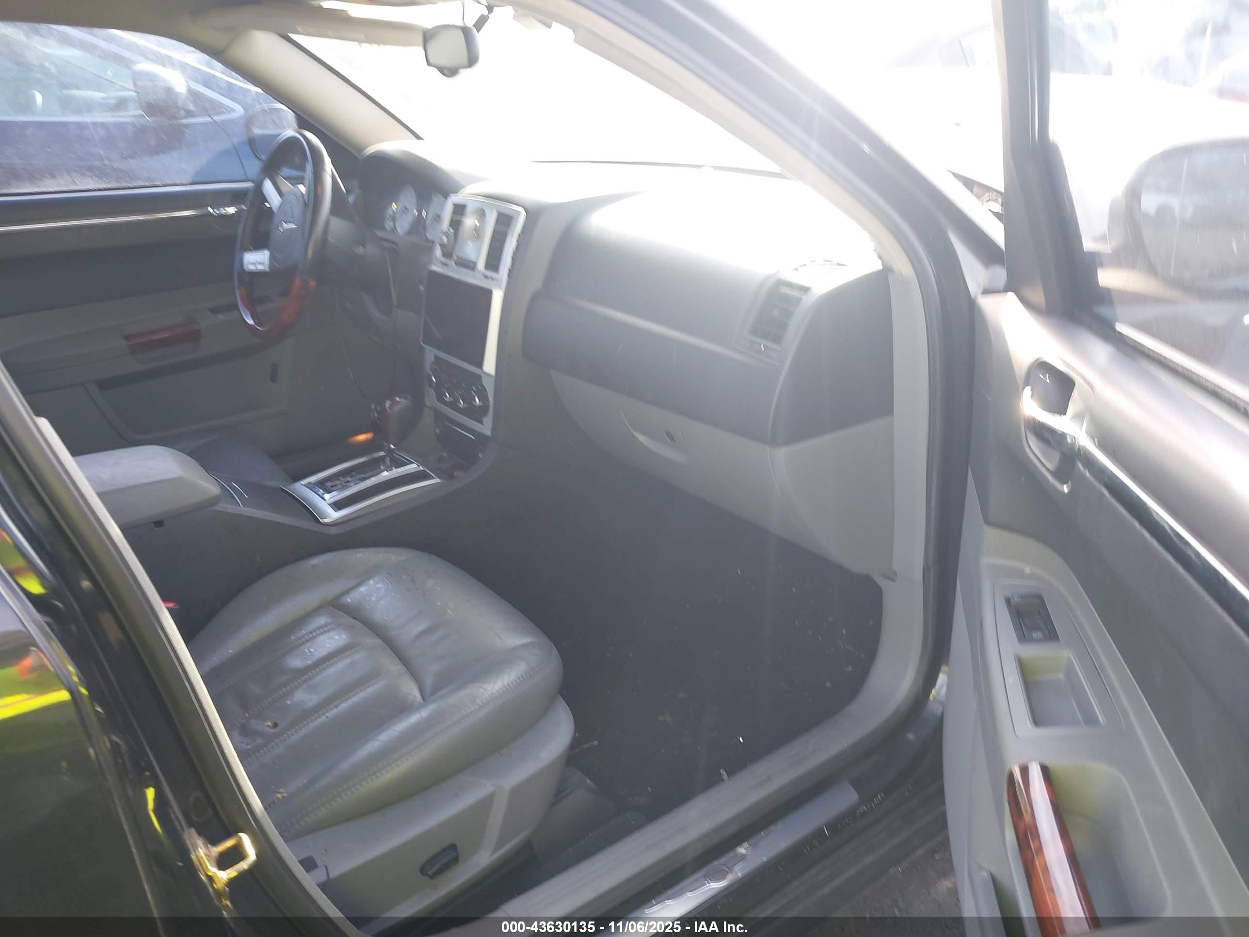CHRYSLER 300C image 5