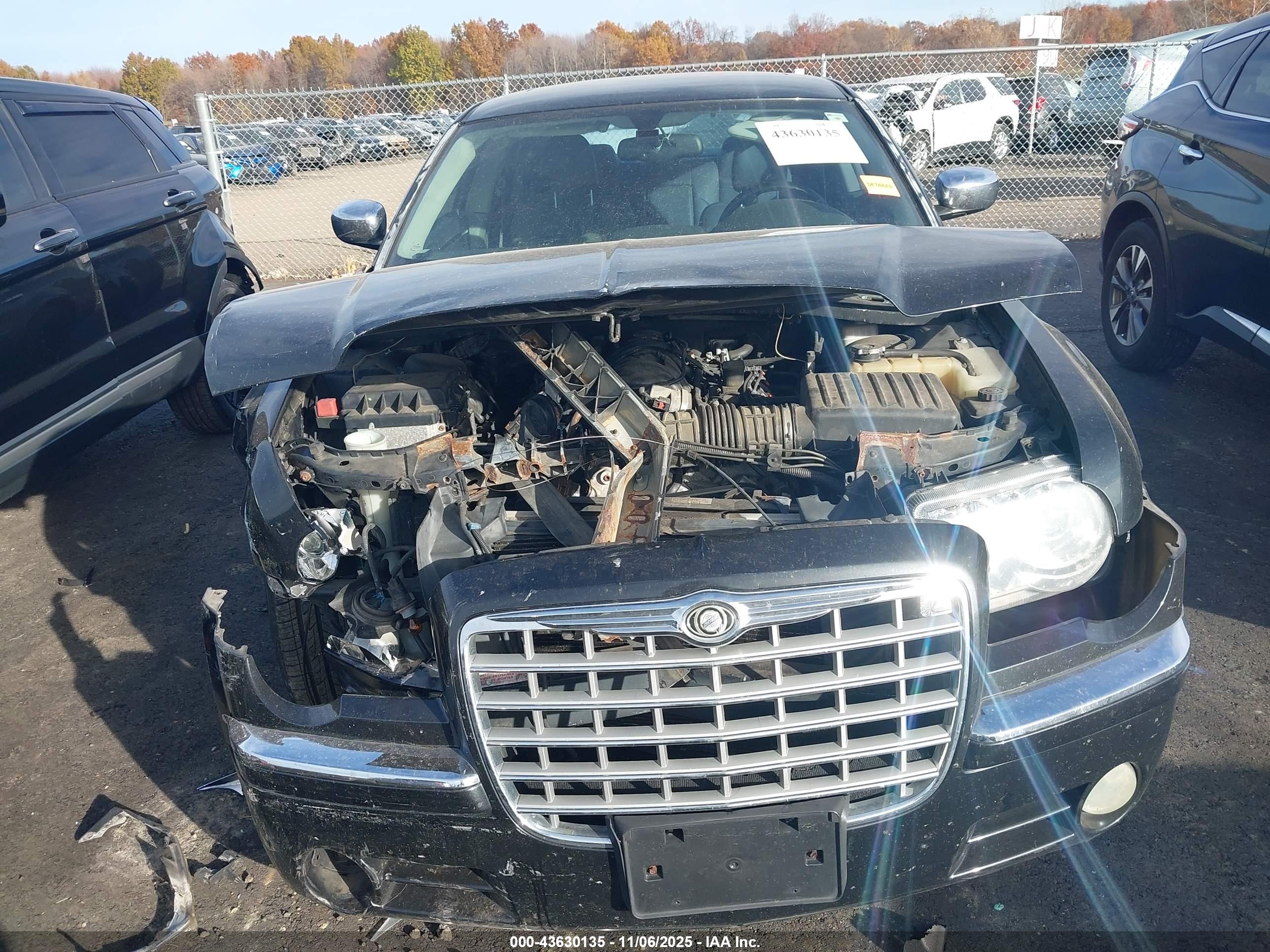CHRYSLER 300C image 6