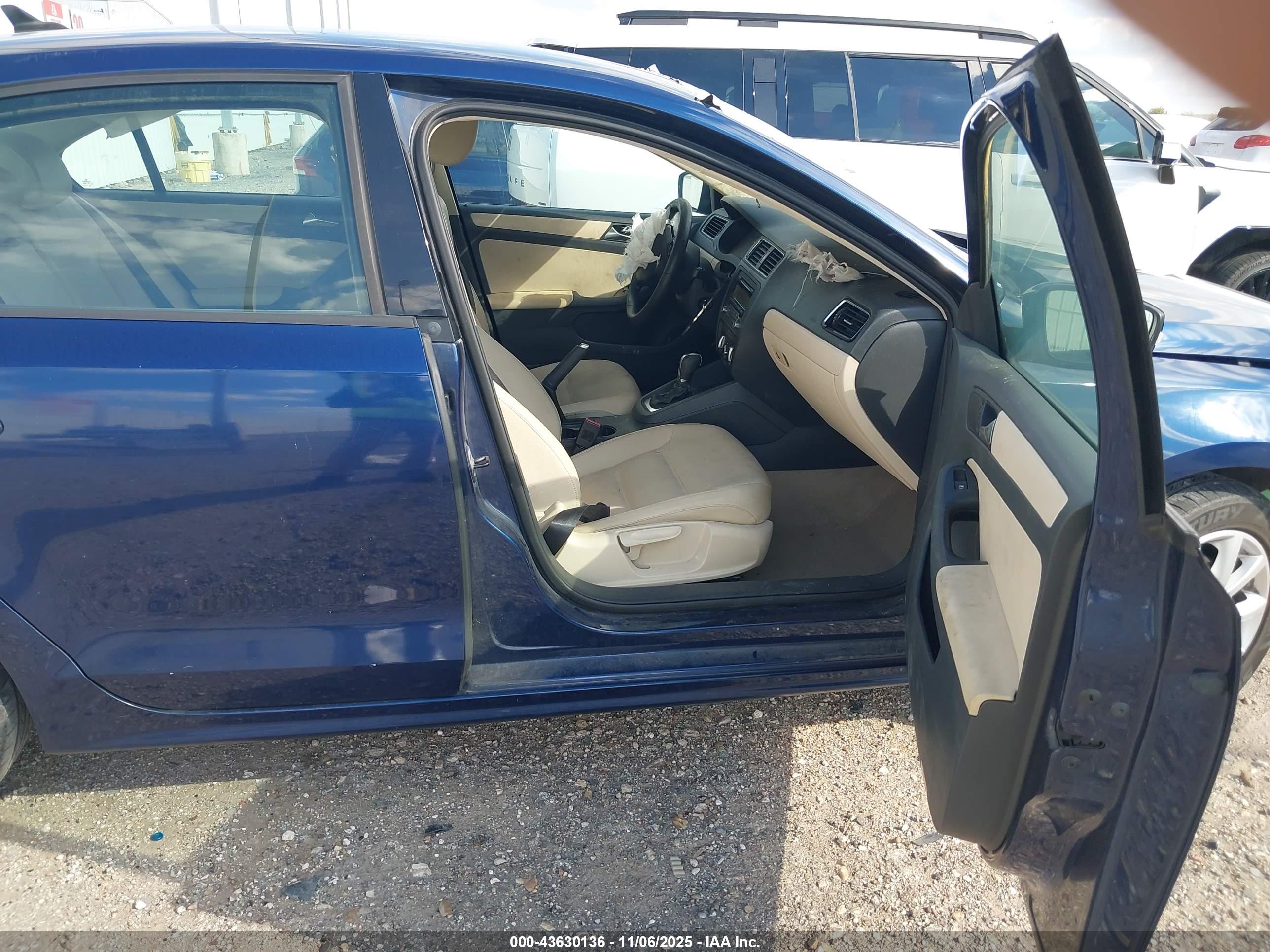 VOLKSWAGEN JETTA image 5