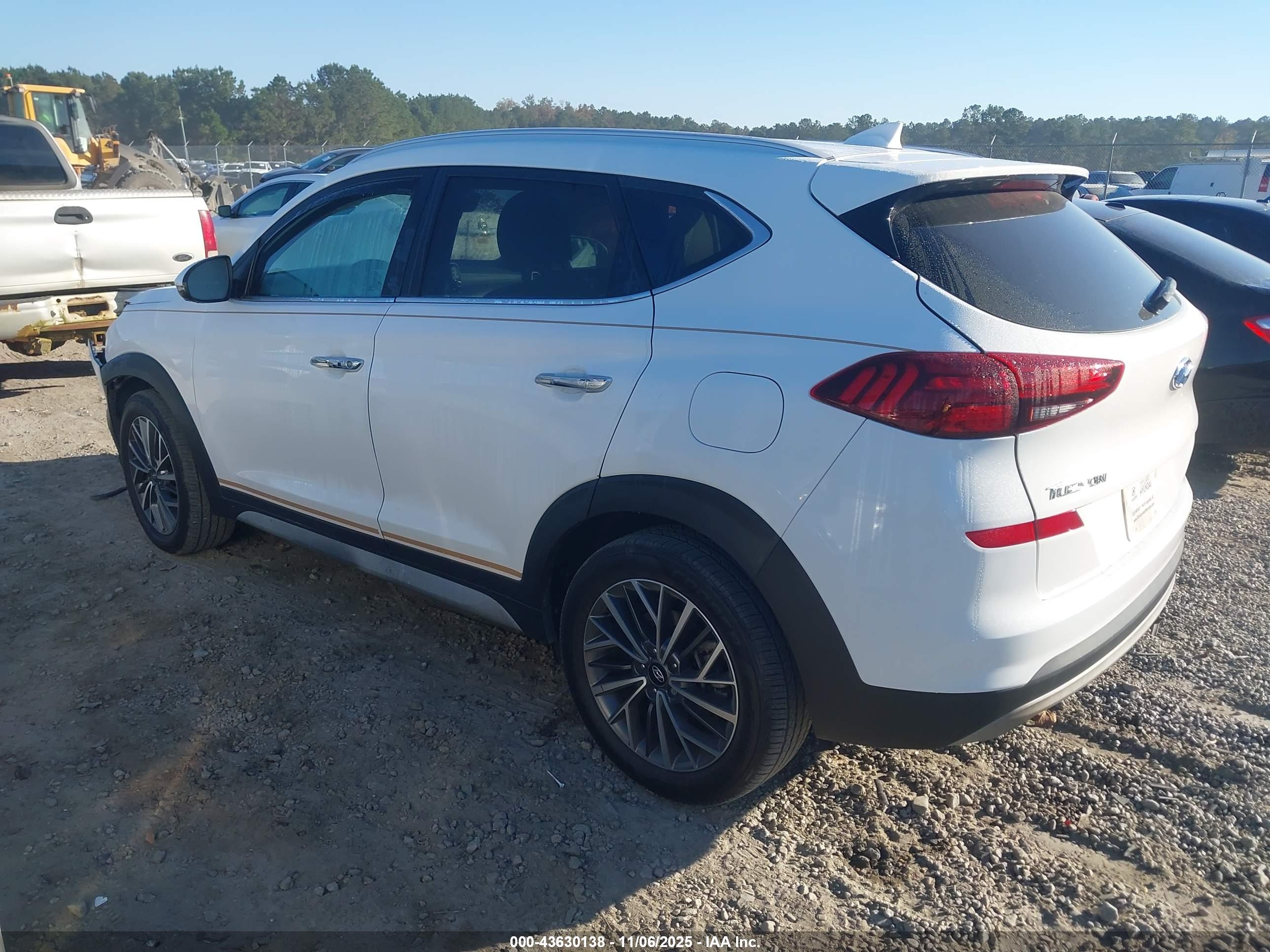 HYUNDAI TUCSON image 3