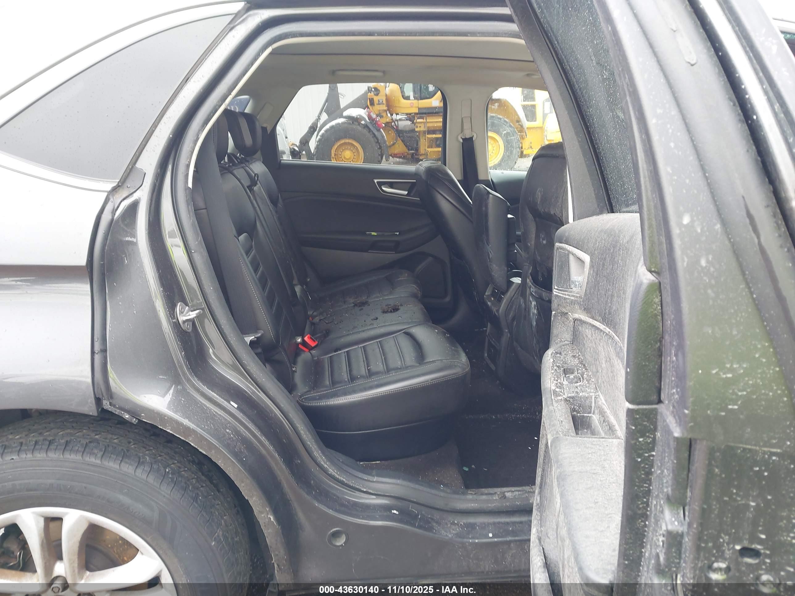 FORD EDGE image 8