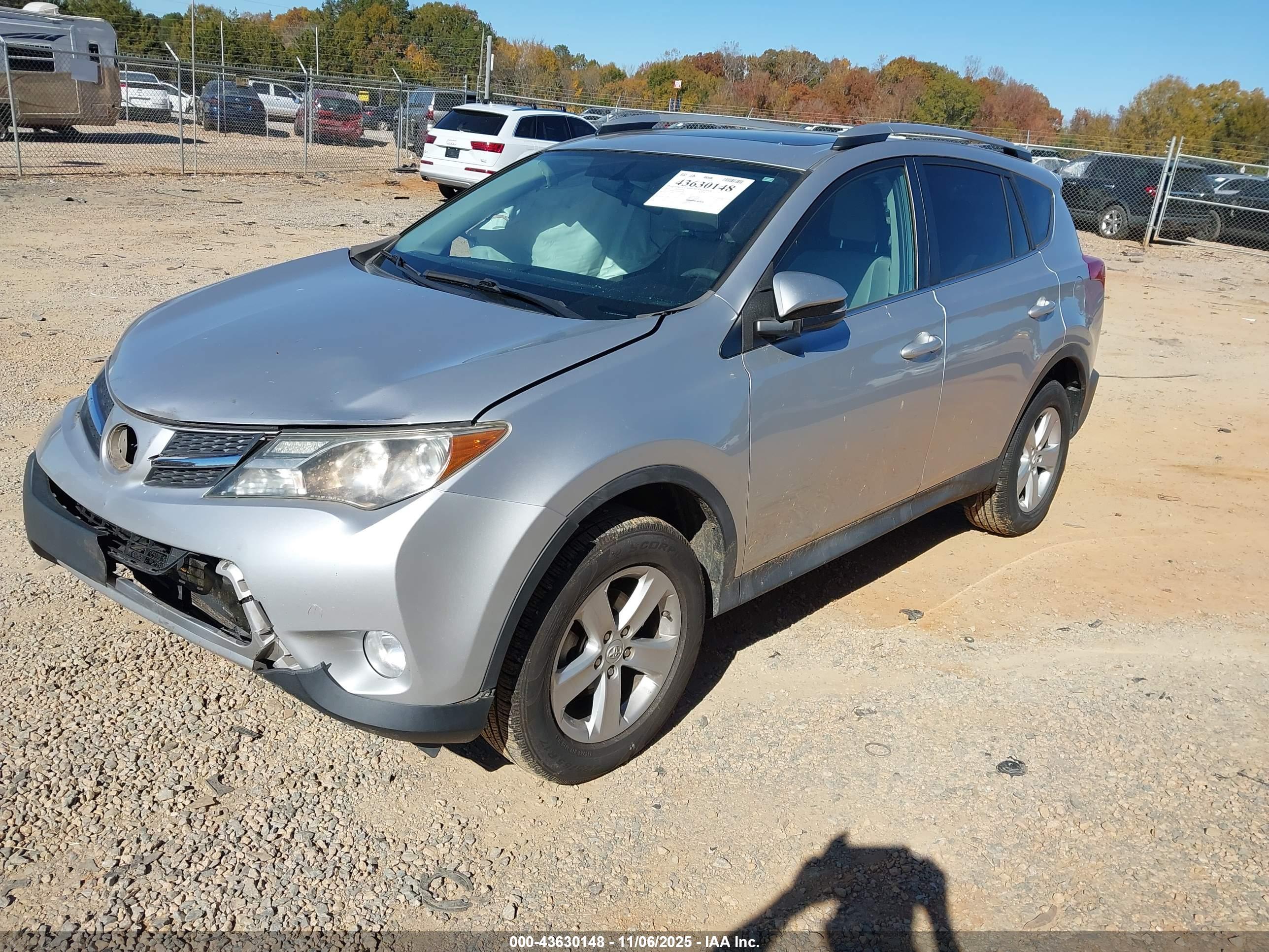 TOYOTA RAV4 image 2