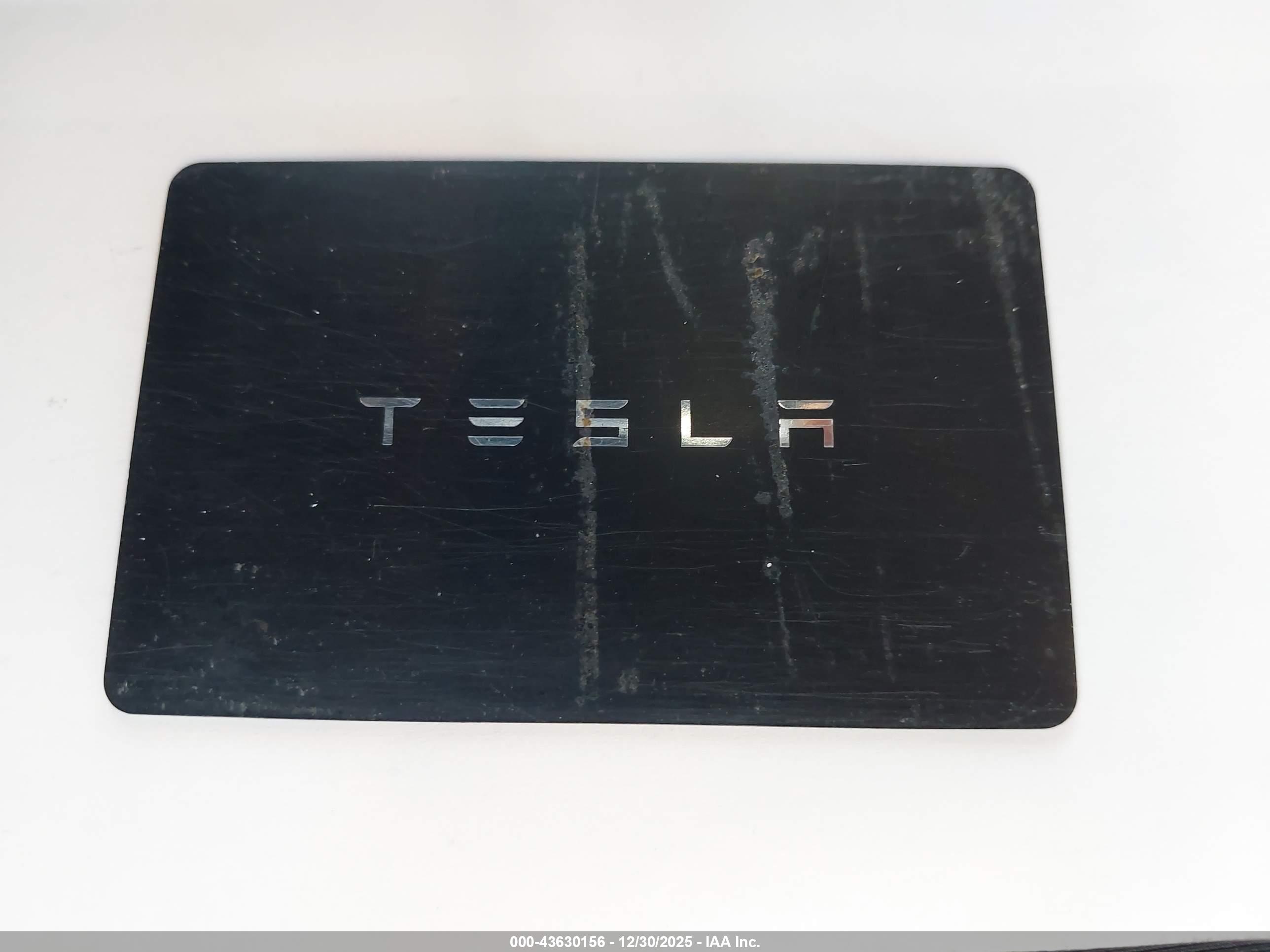 TESLA MODEL image 11
