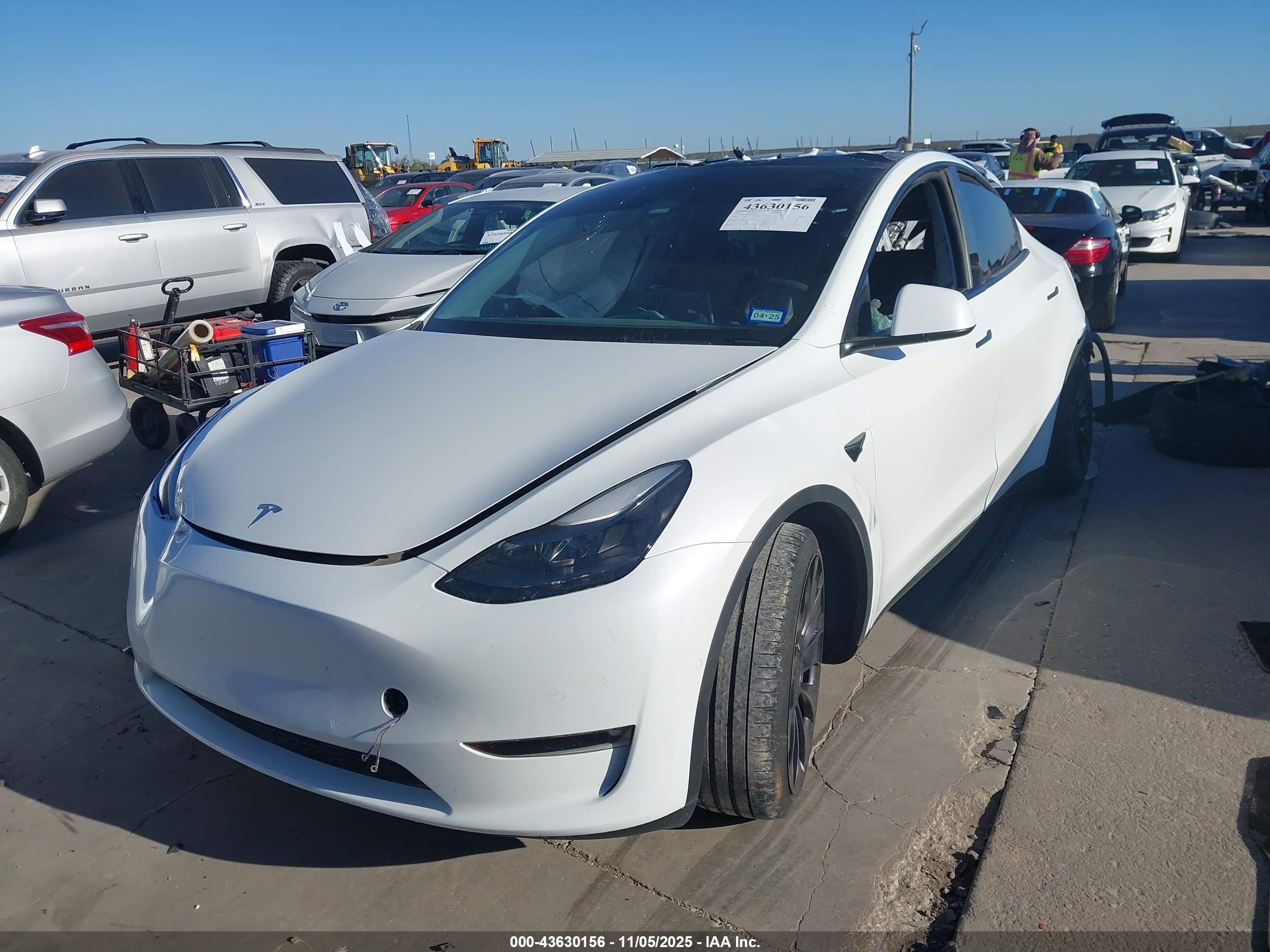 TESLA MODEL image 2