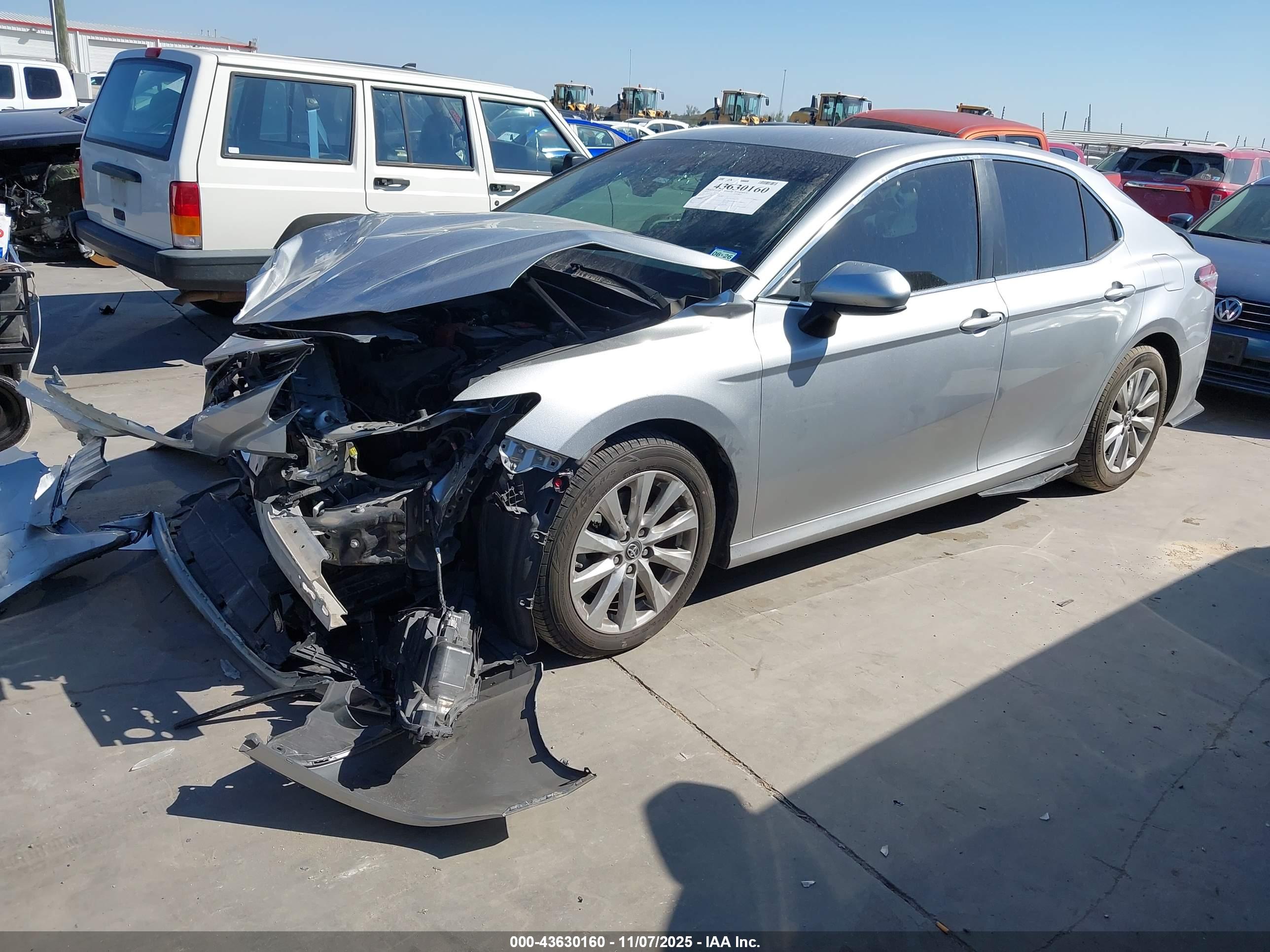 TOYOTA CAMRY image 2