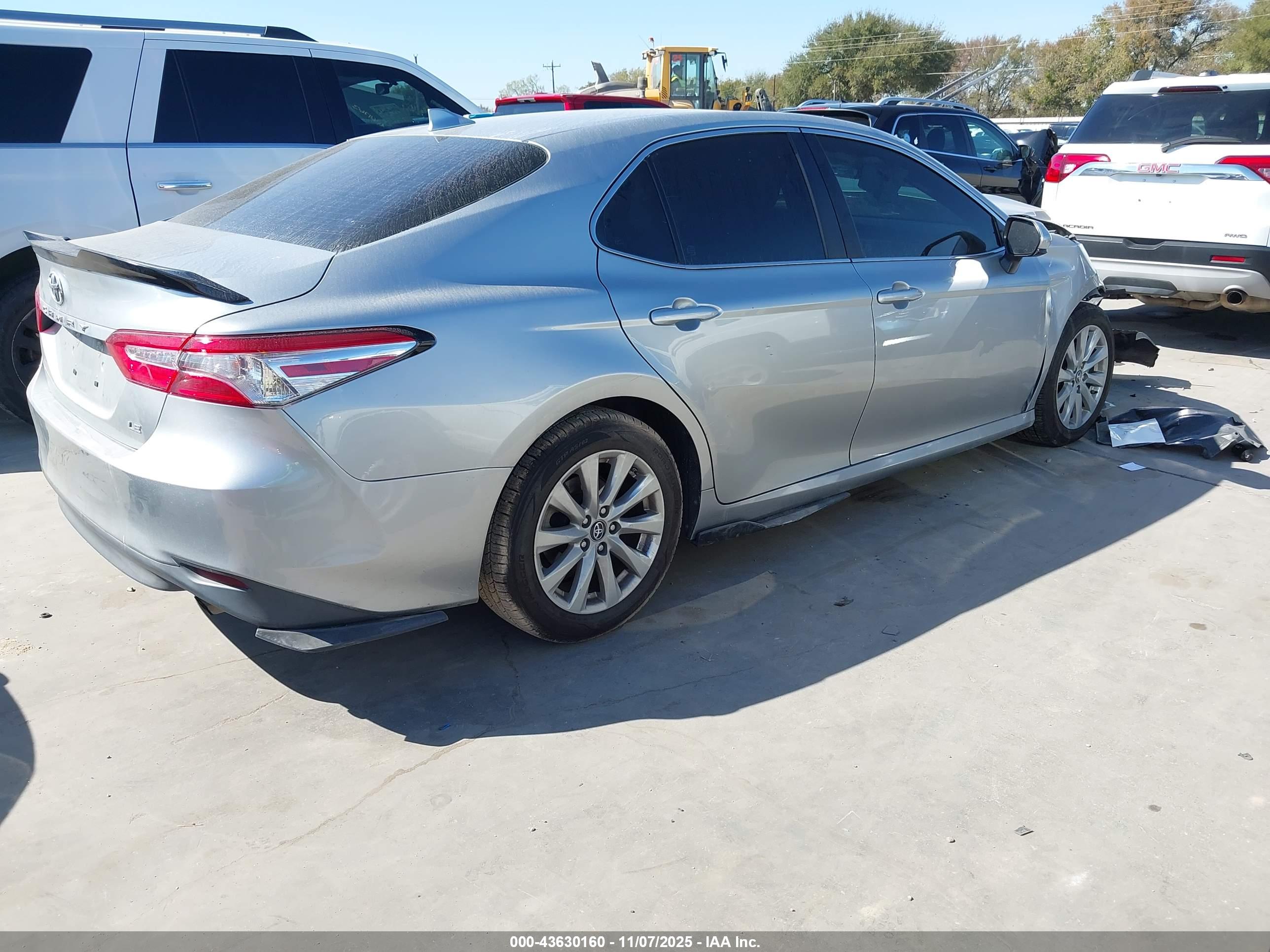 TOYOTA CAMRY image 4