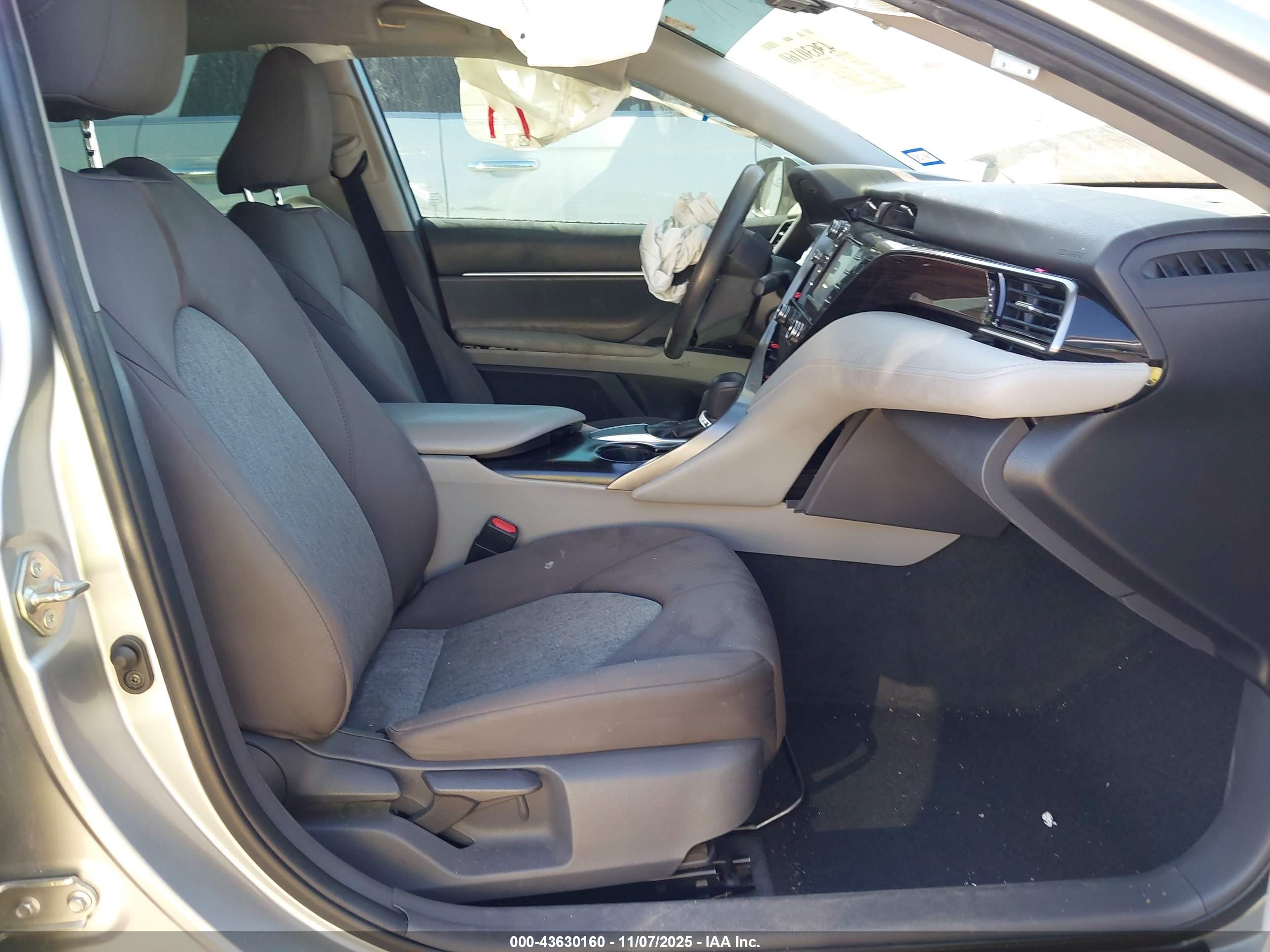 TOYOTA CAMRY image 5