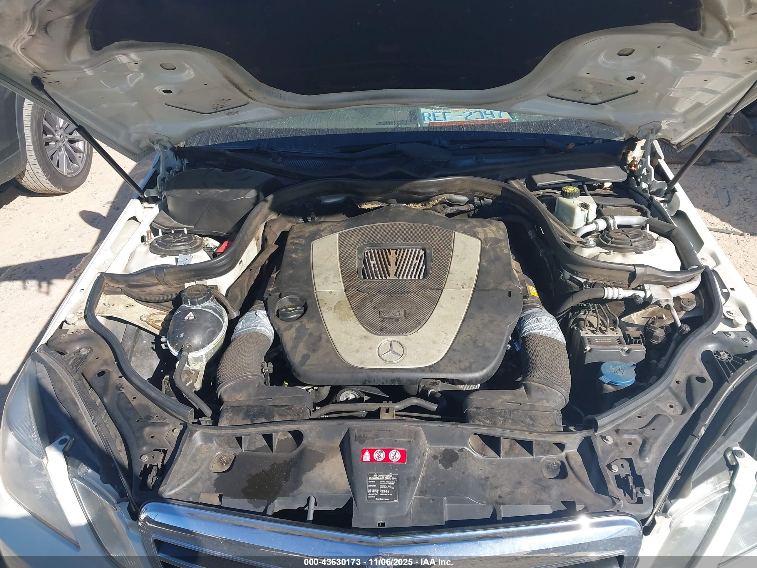 MERCEDES-BENZ E image 10