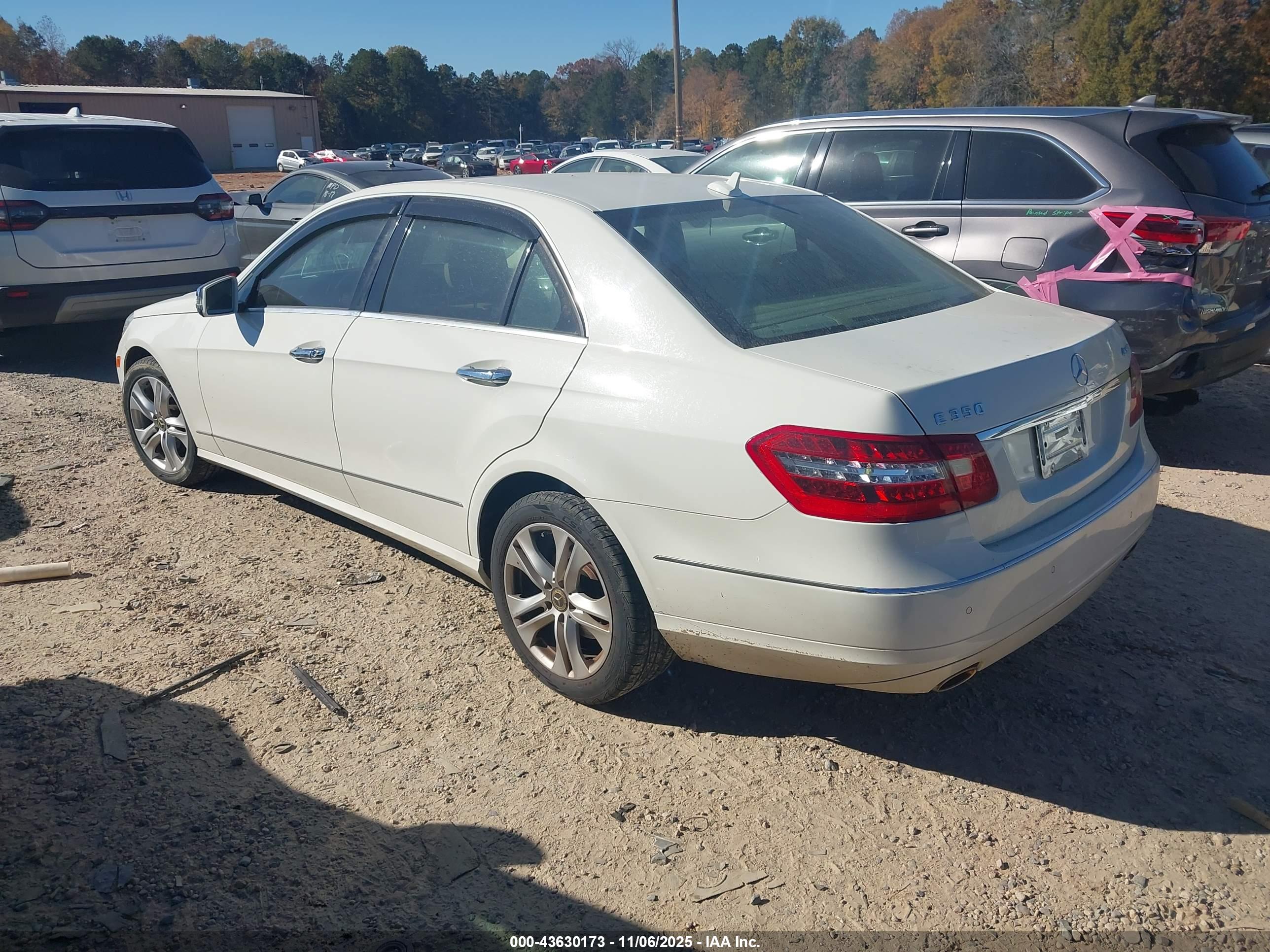 MERCEDES-BENZ E image 3