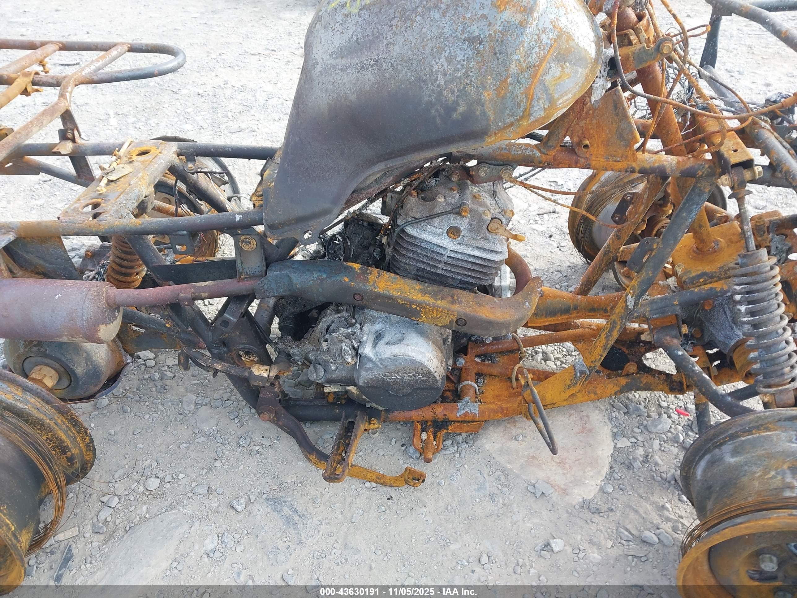 HONDA TRX300 image 8