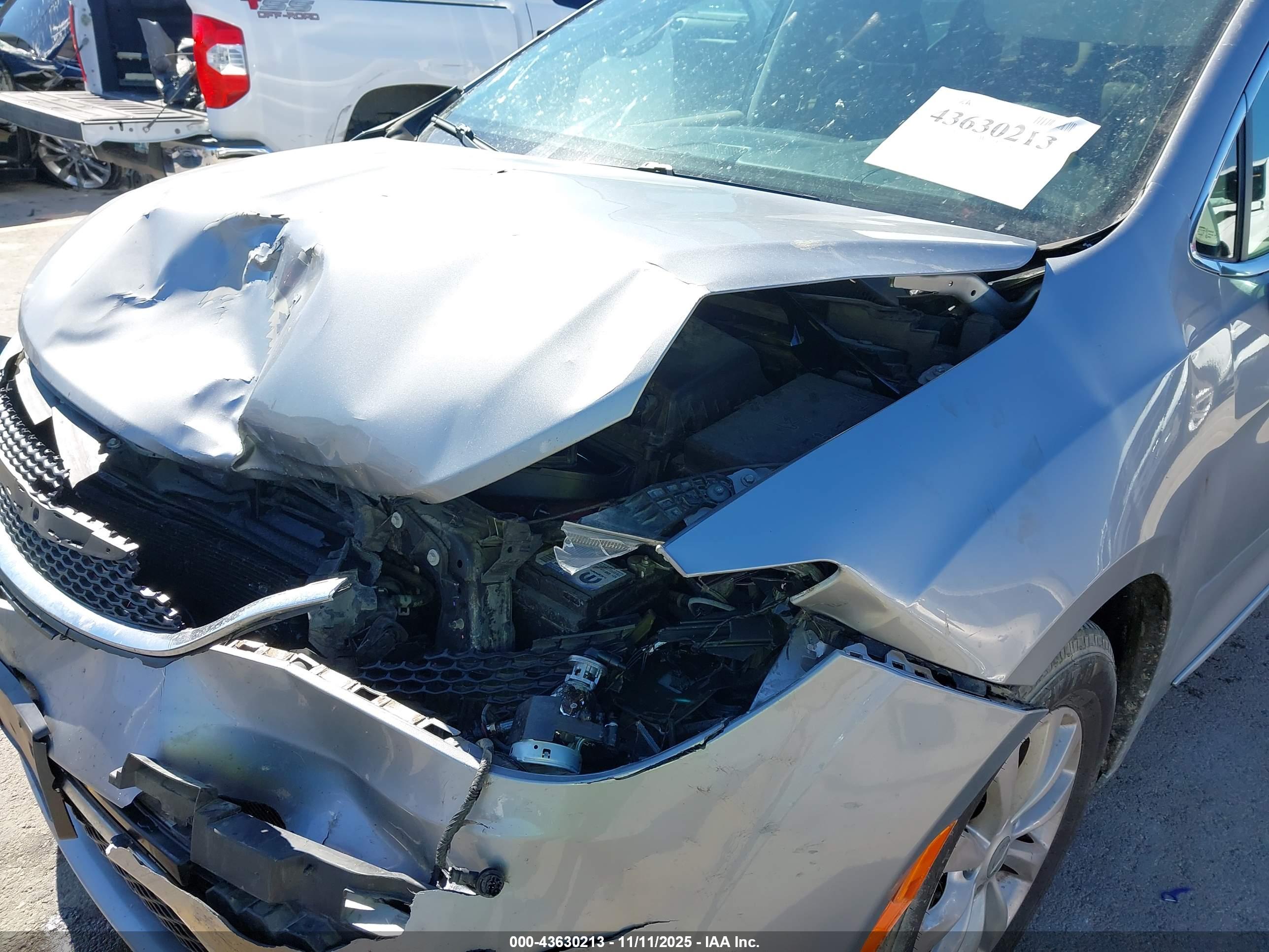 CHRYSLER PACIFICA image 6