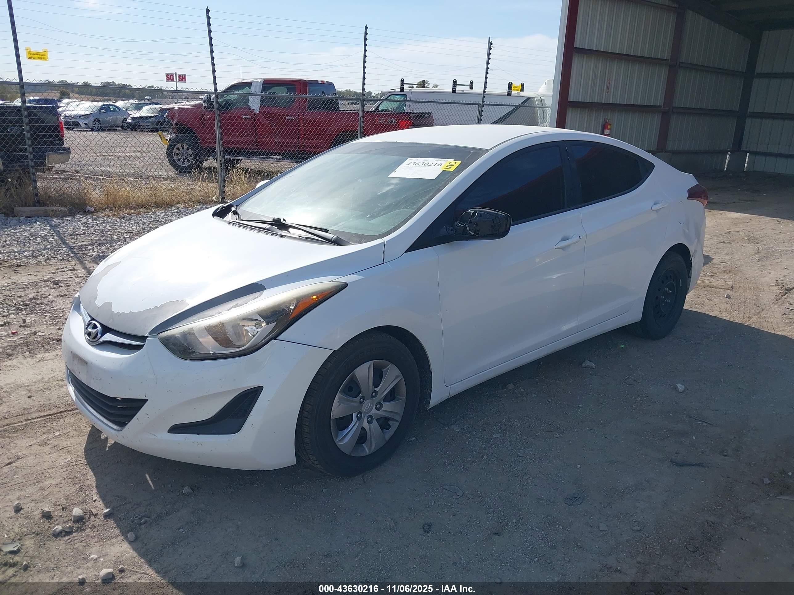 HYUNDAI ELANTRA image 2