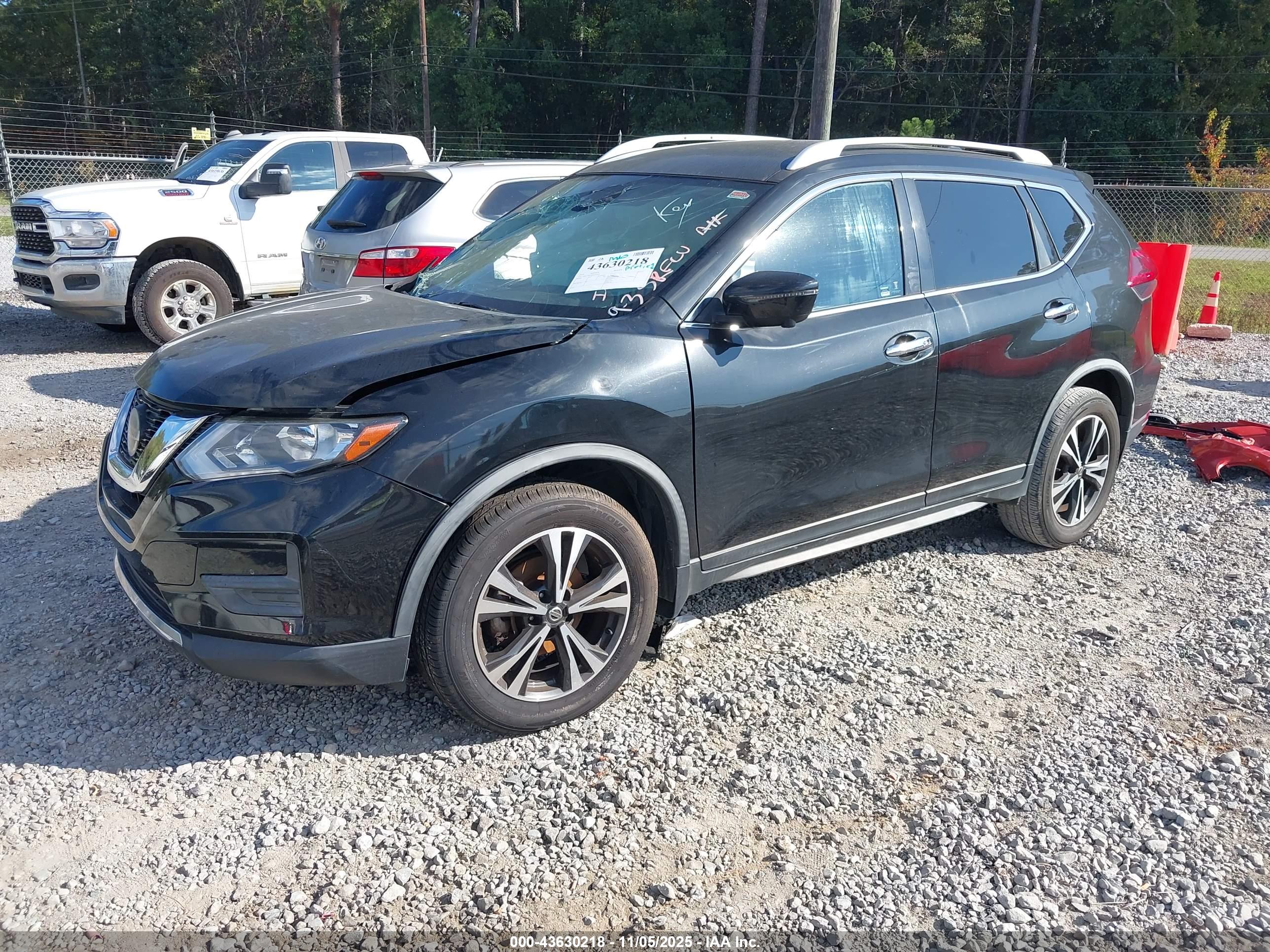 NISSAN ROGUE image 2