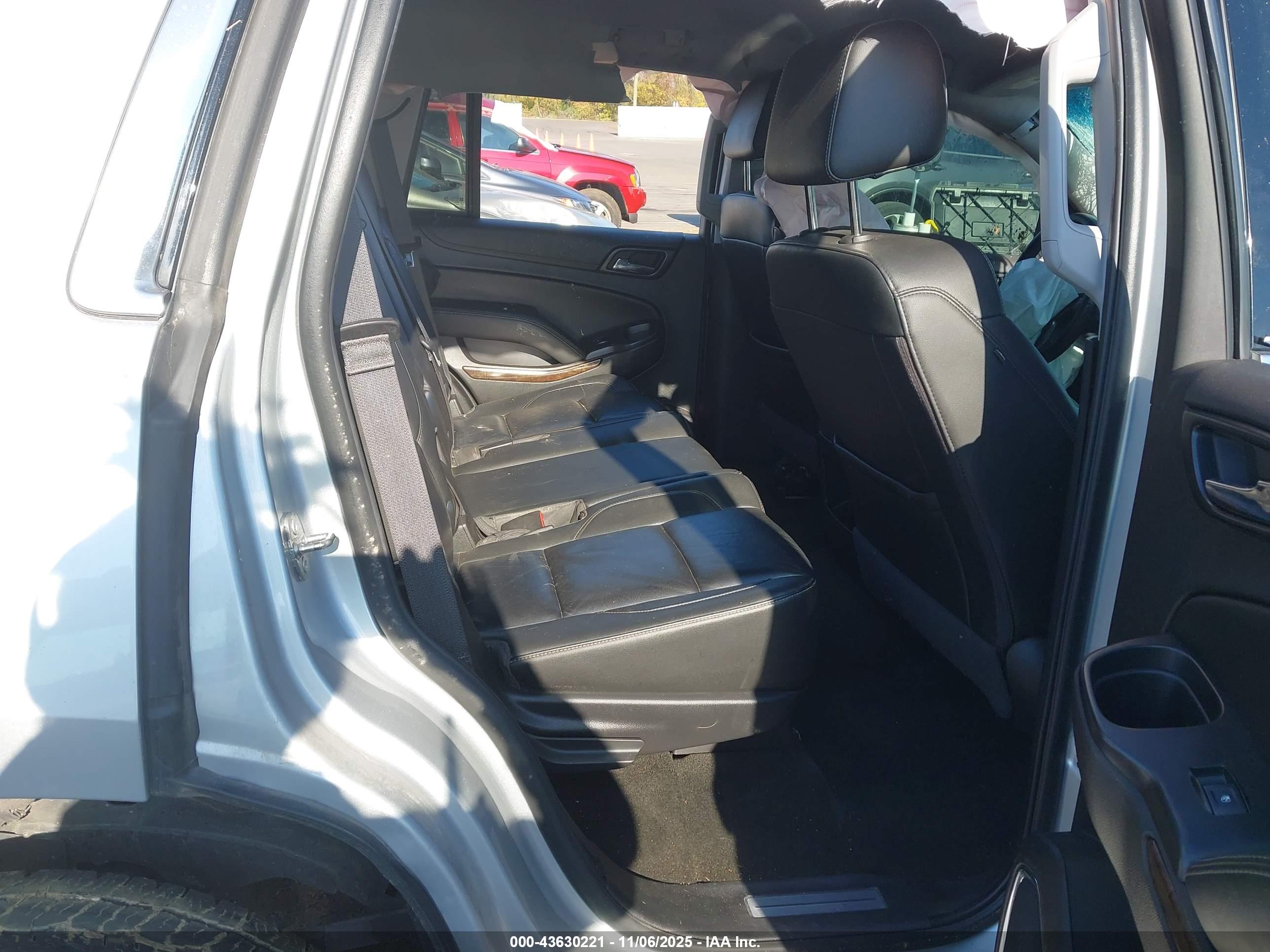 CHEVROLET TAHOE image 8