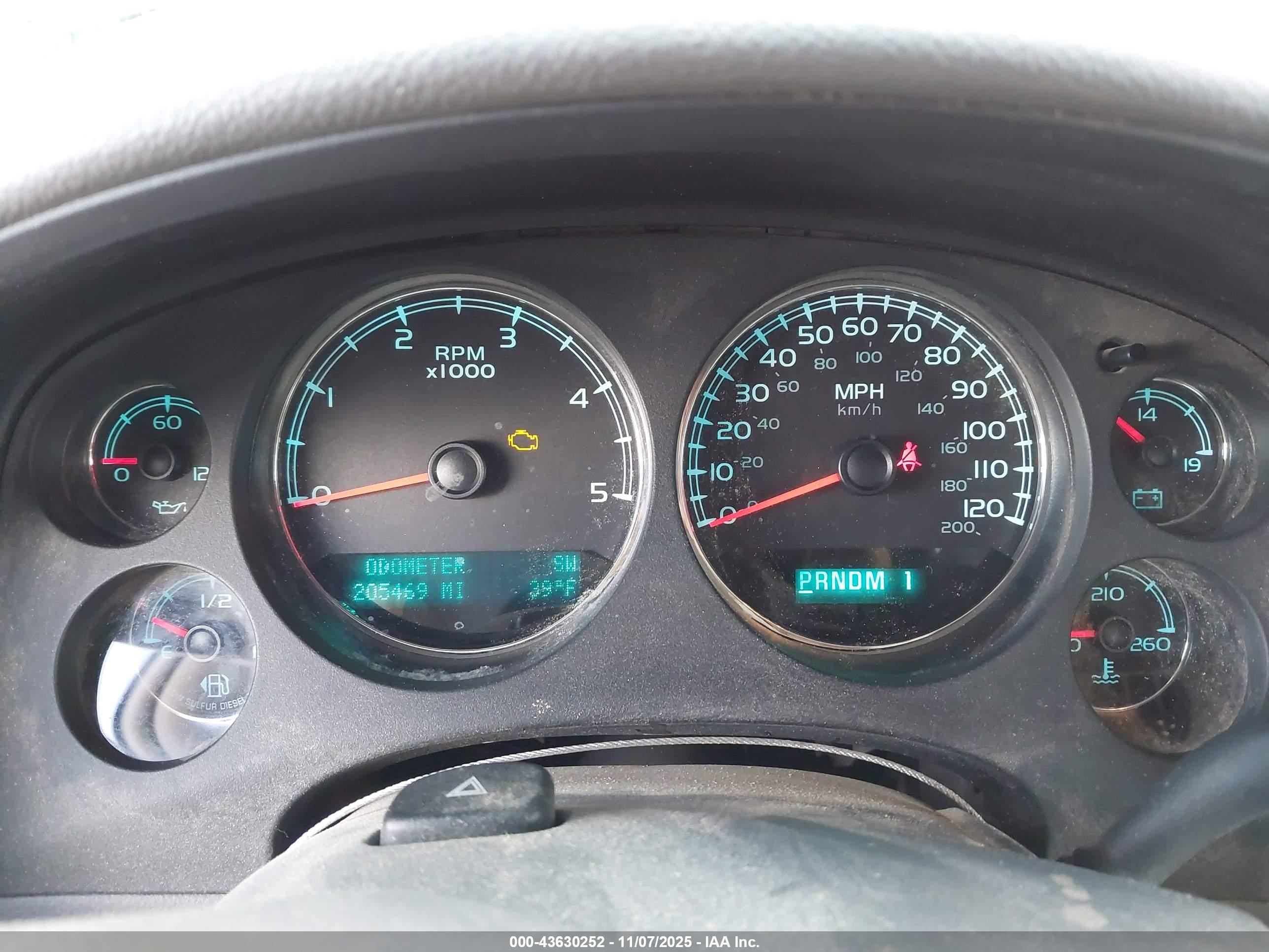 CHEVROLET SILVERADO image 7