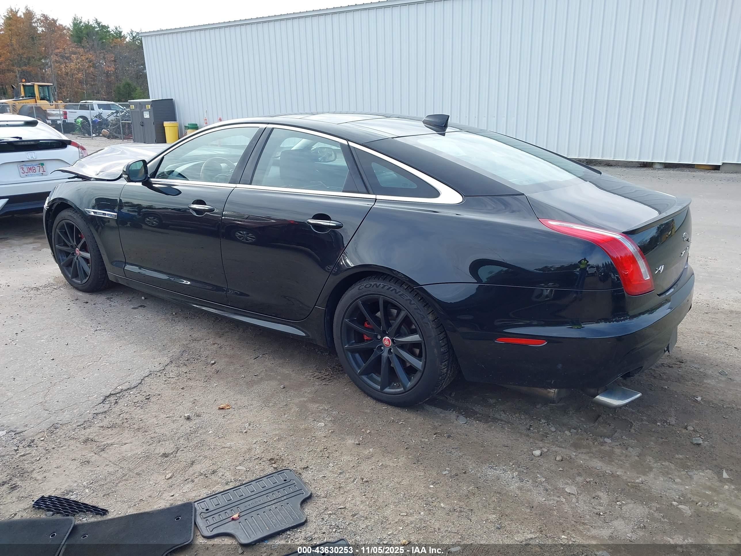 JAGUAR XJ image 3
