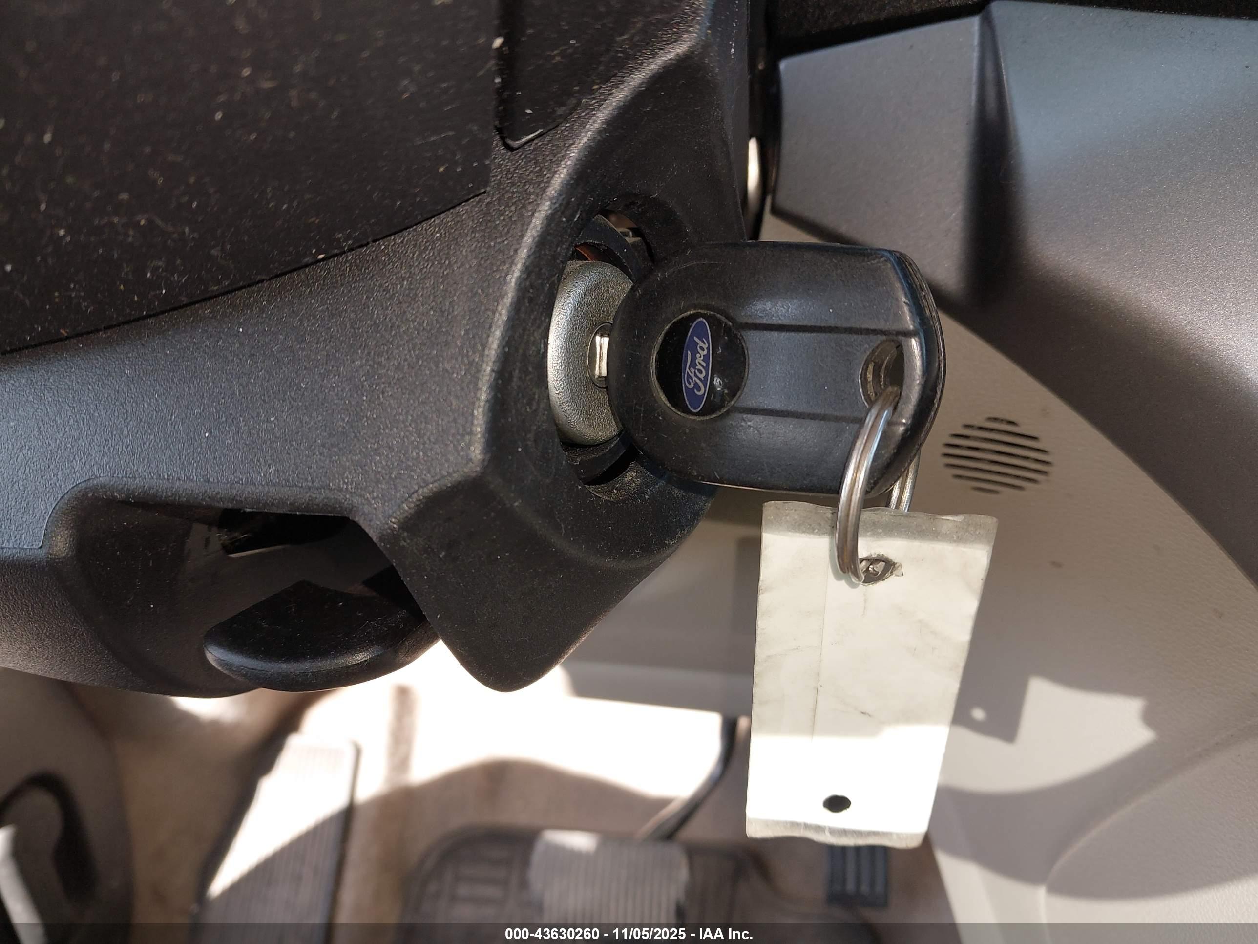 FORD ESCAPE image 11