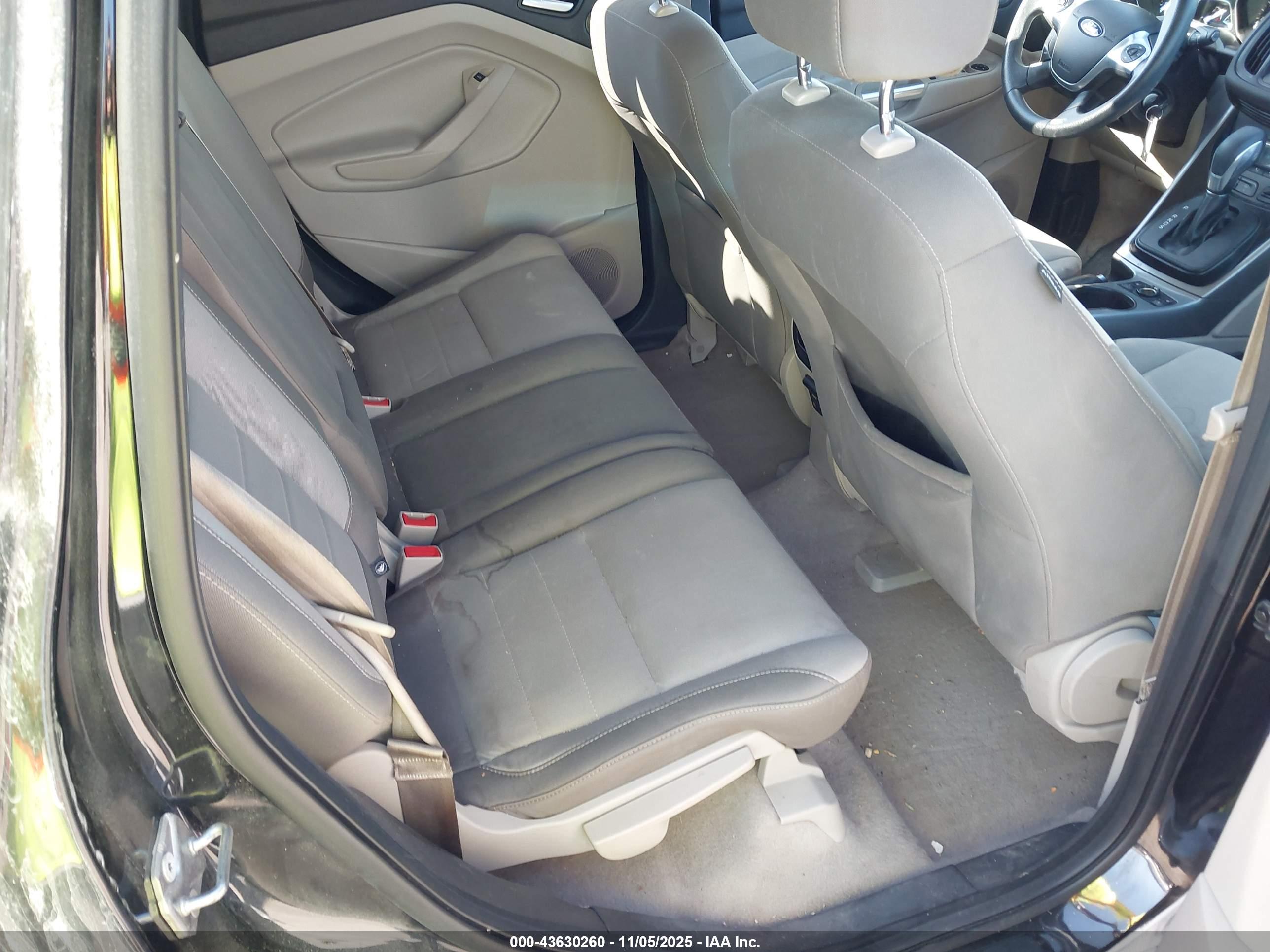 FORD ESCAPE image 8