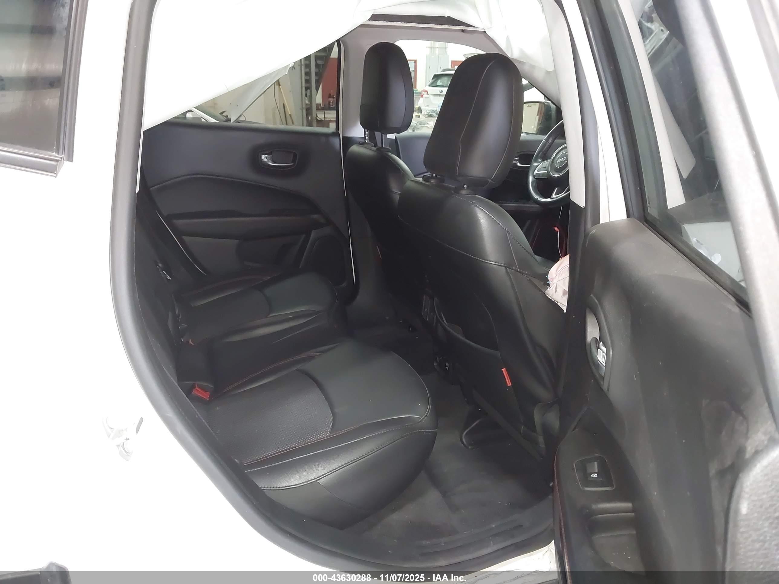 JEEP COMPASS image 8