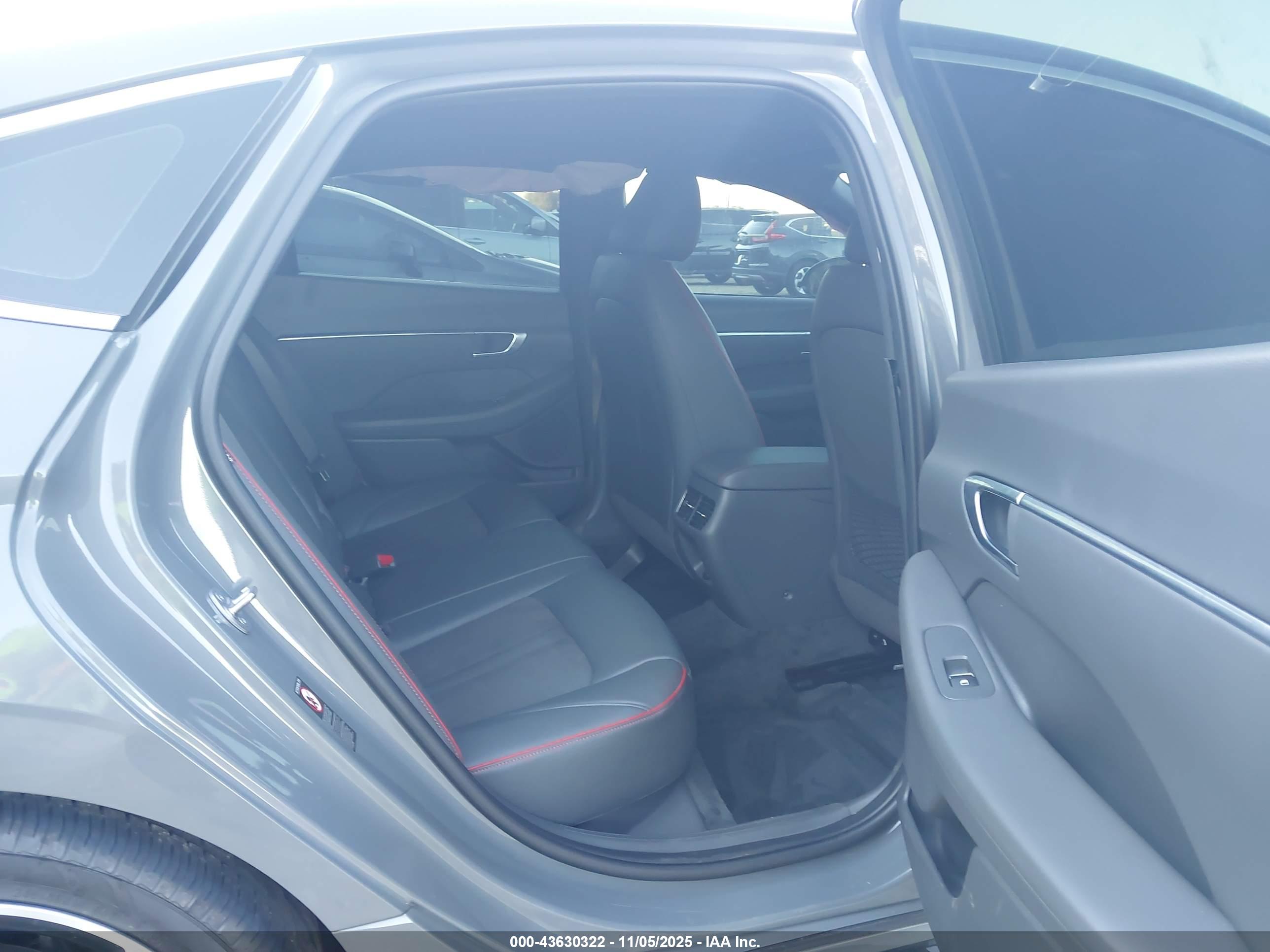 HYUNDAI SONATA image 8