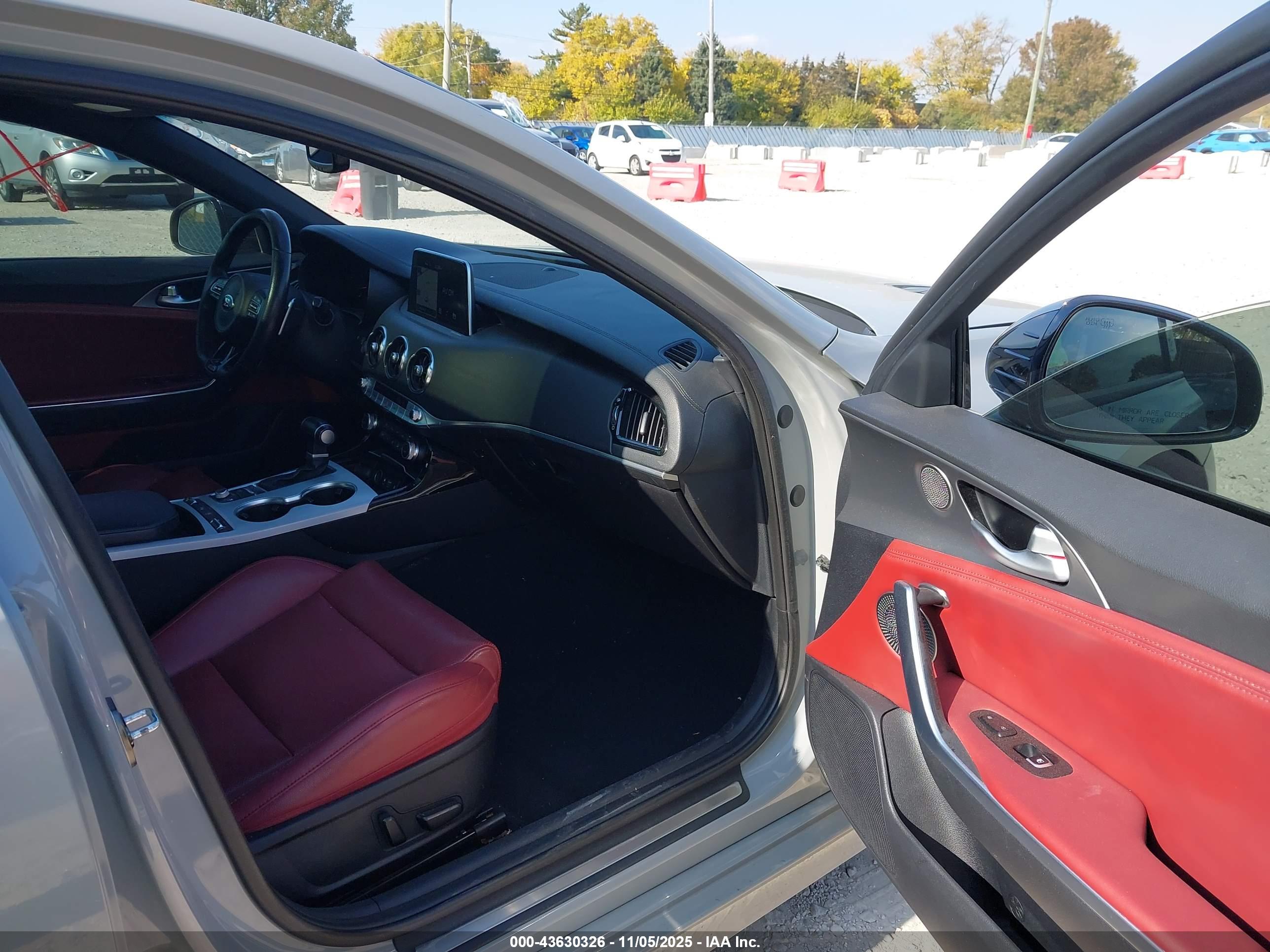 KIA STINGER image 5