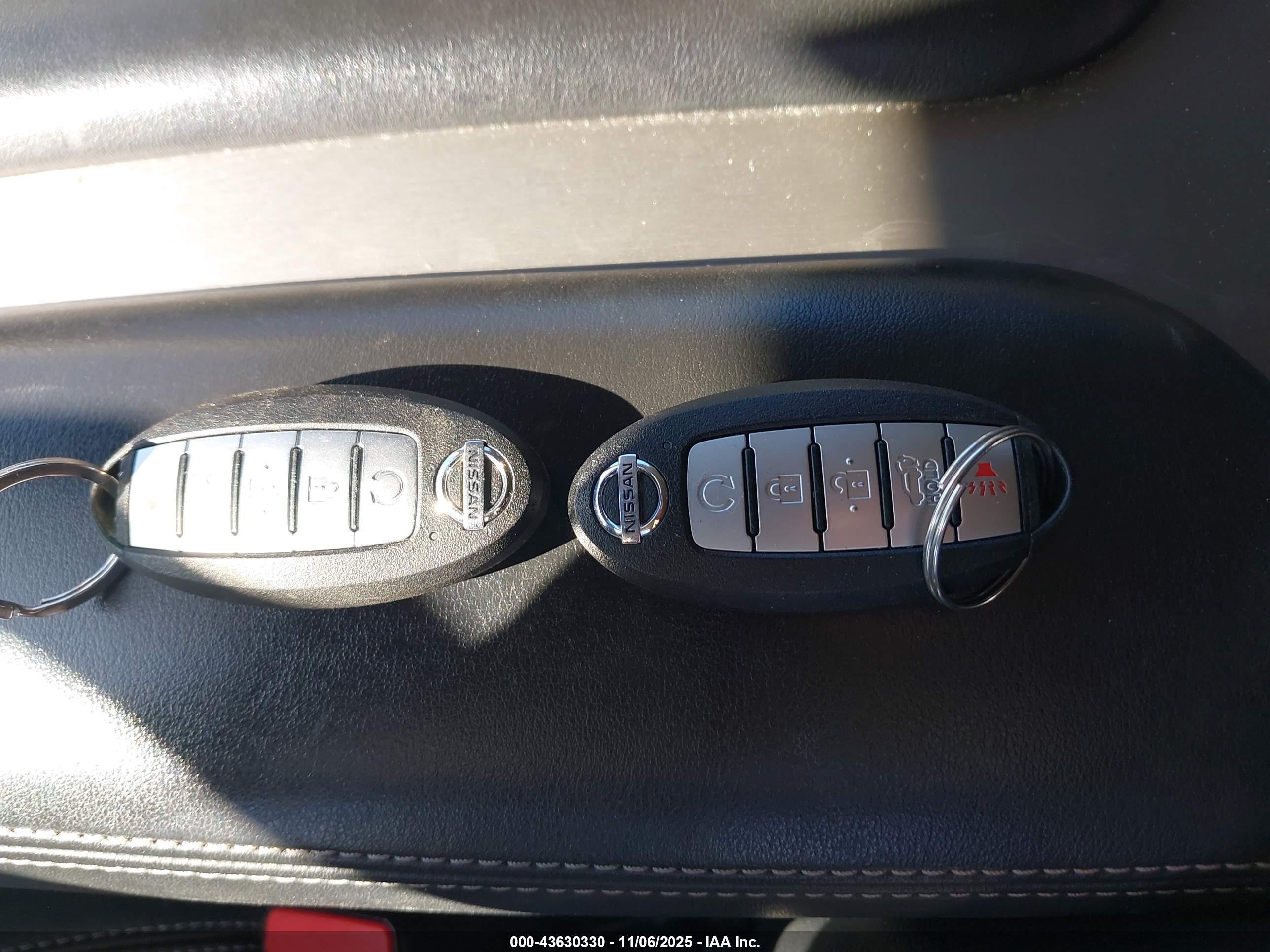 NISSAN MURANO image 11