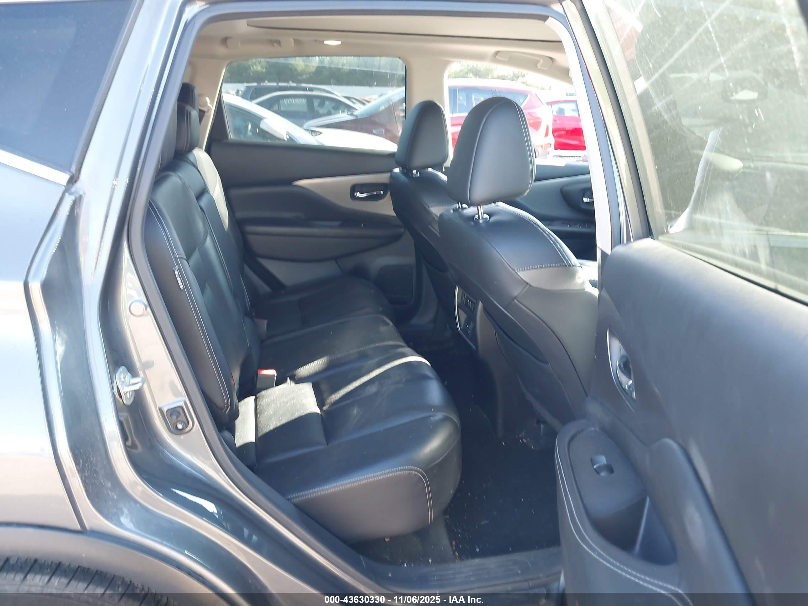 NISSAN MURANO image 8