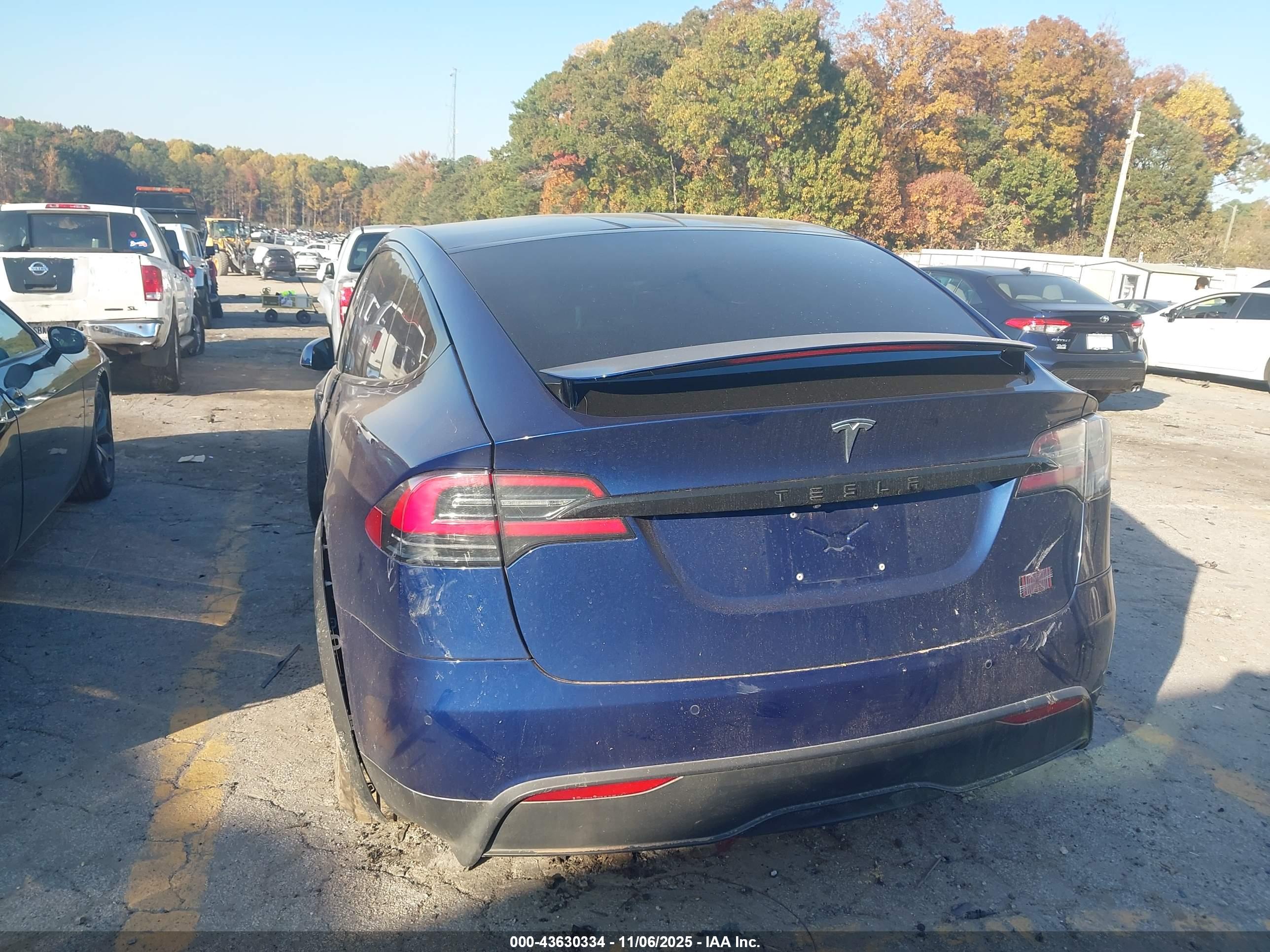 TESLA MODEL image 3