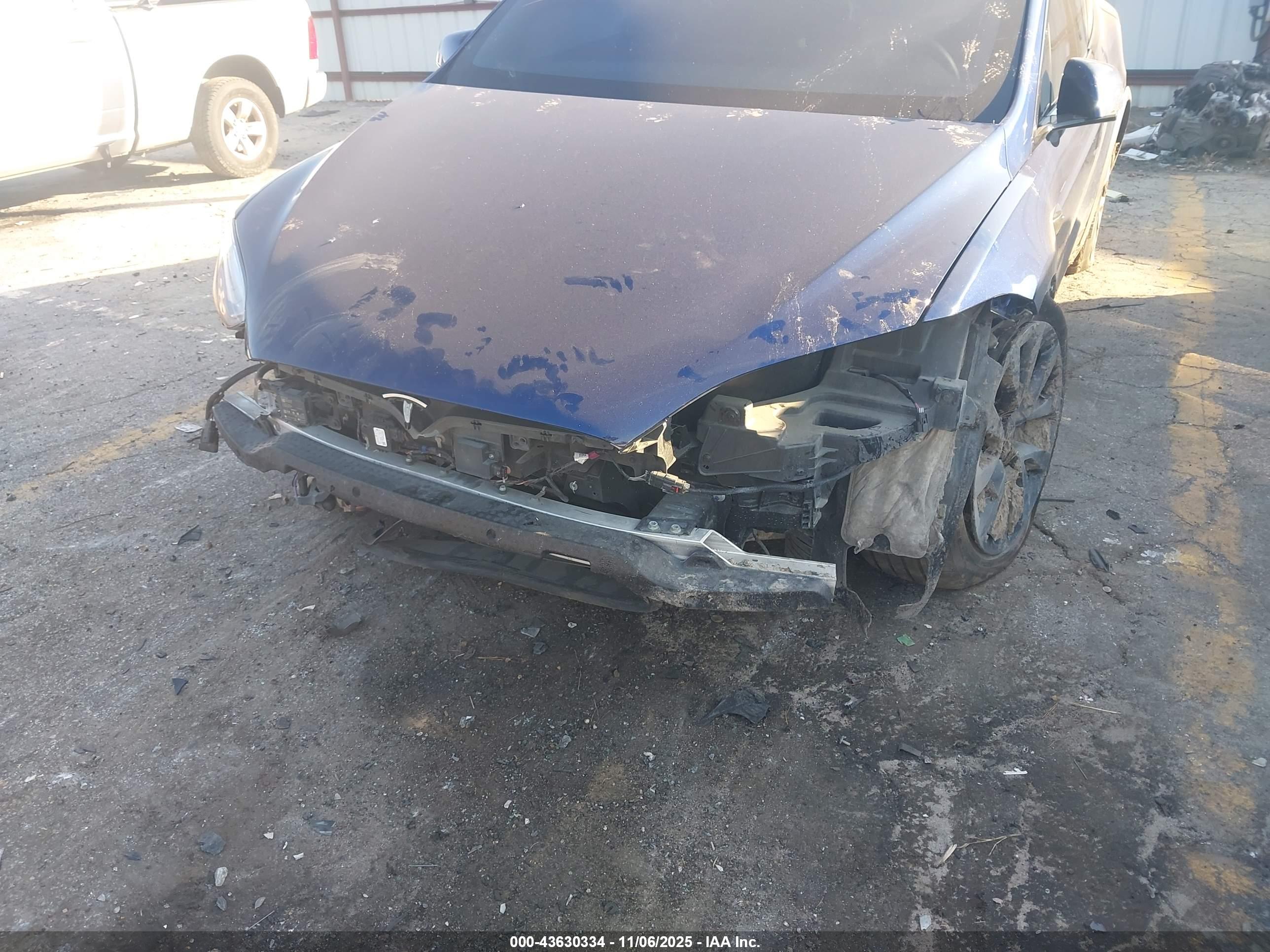 TESLA MODEL image 6