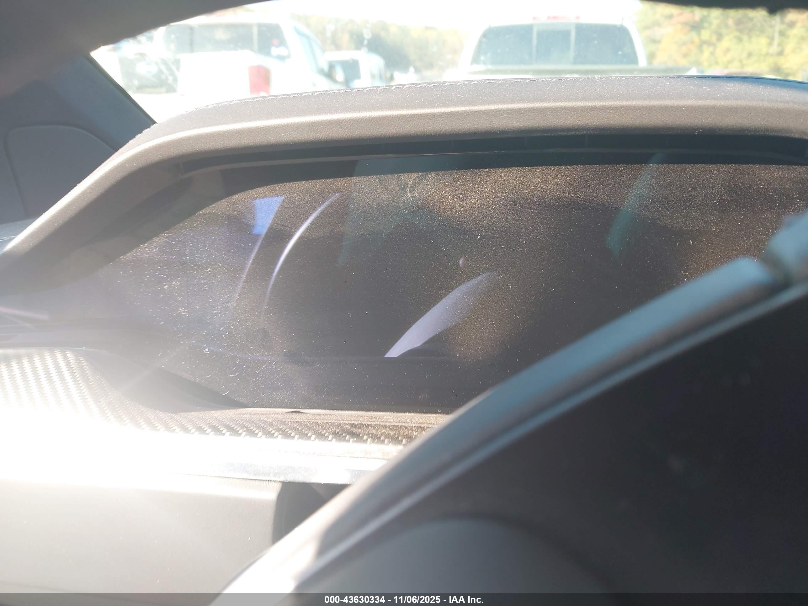 TESLA MODEL image 7