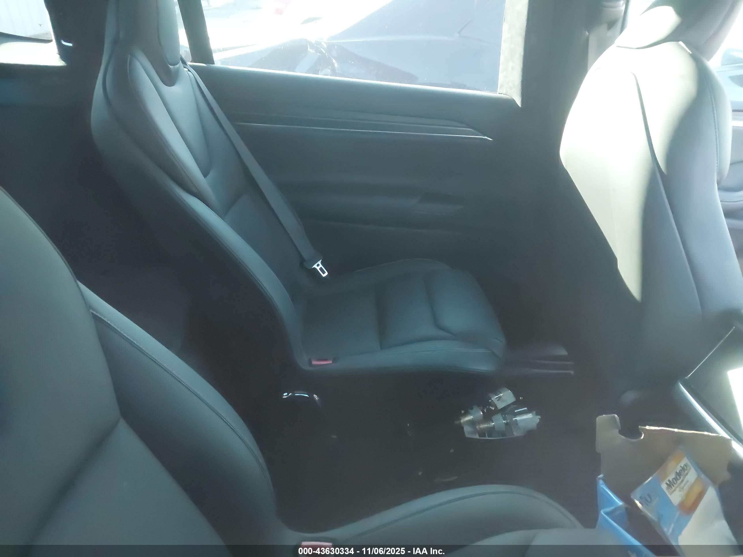 TESLA MODEL image 8