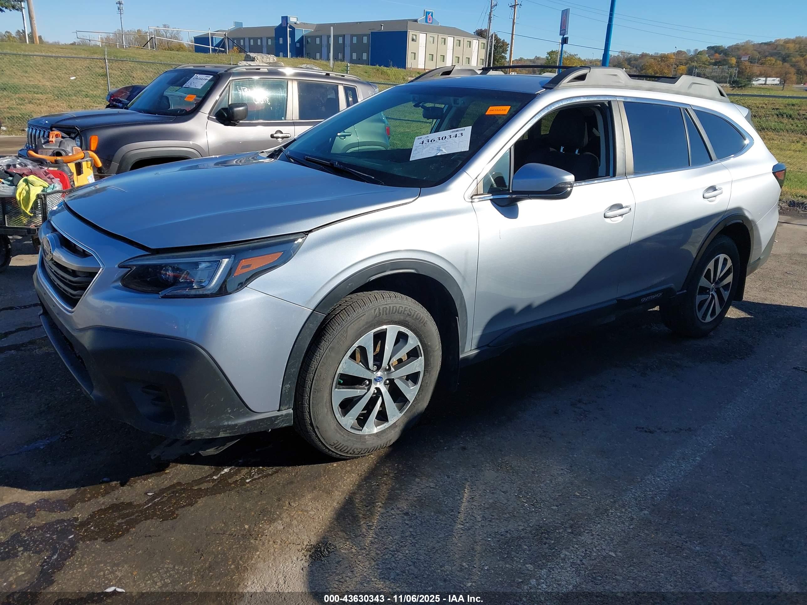 SUBARU OUTBACK image 2