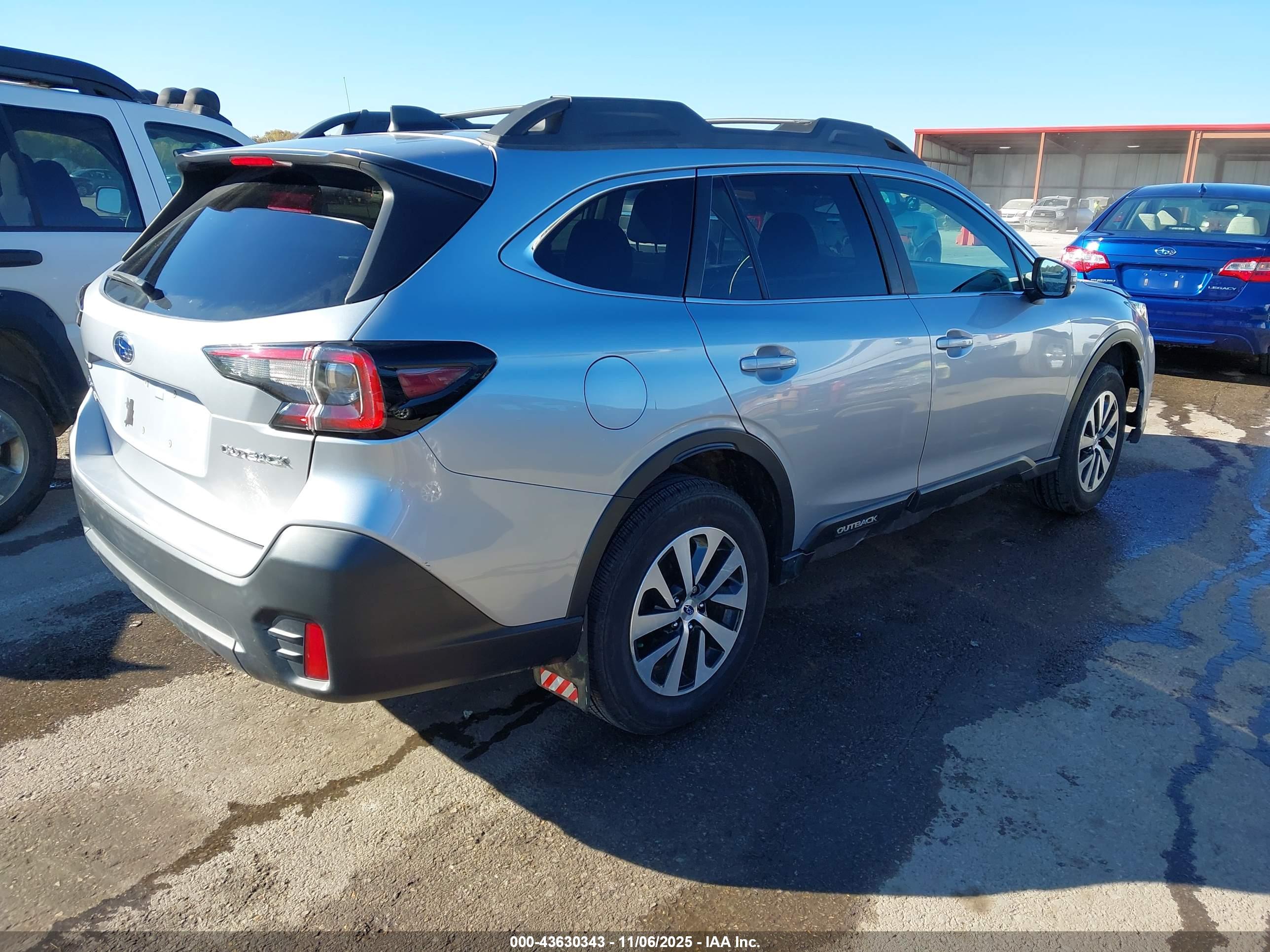 SUBARU OUTBACK image 4