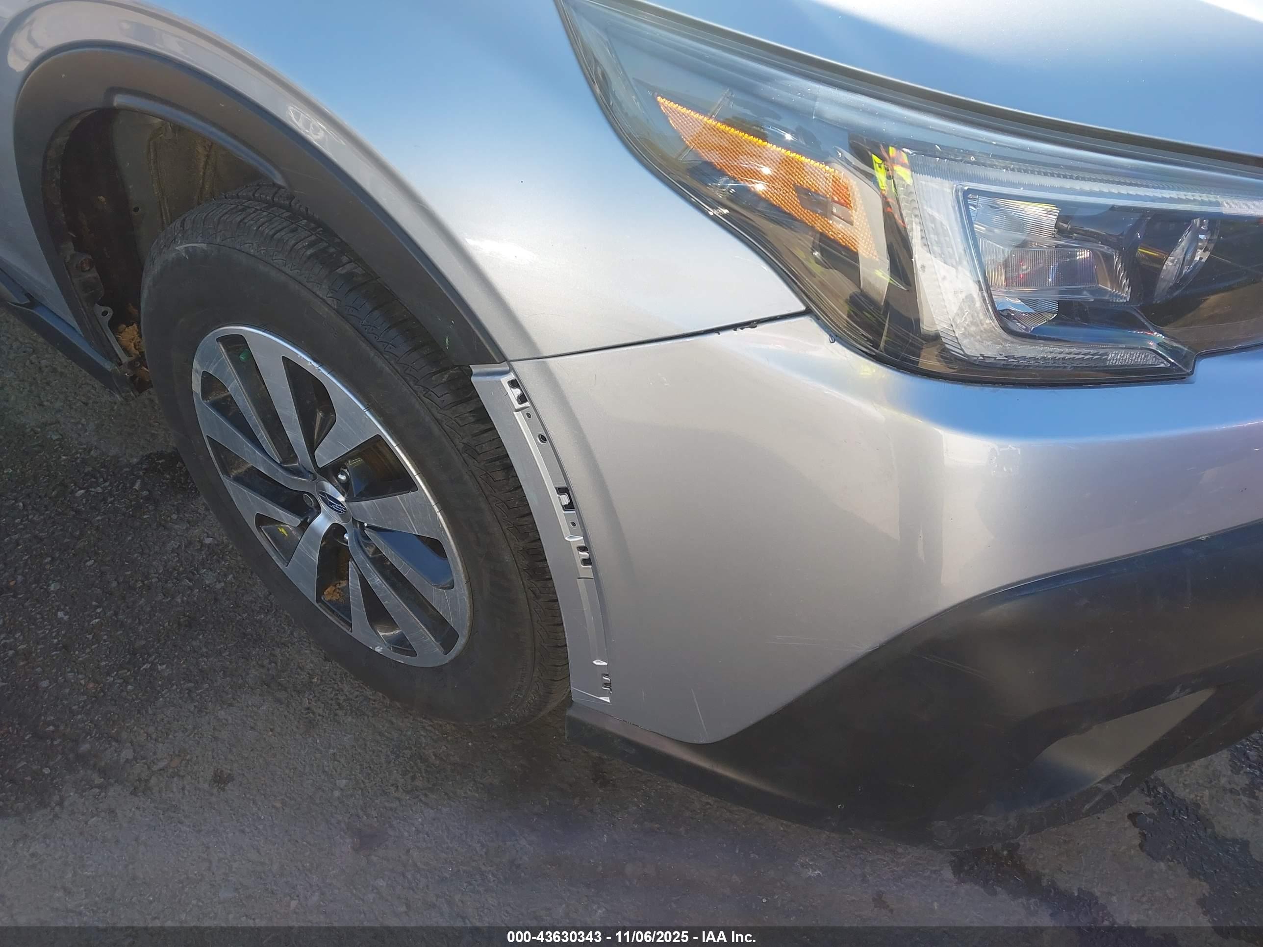 SUBARU OUTBACK image 6
