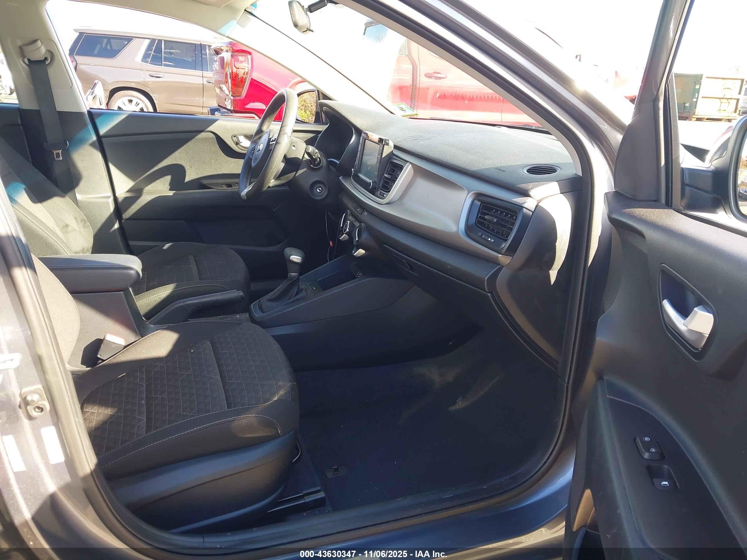 KIA RIO image 5
