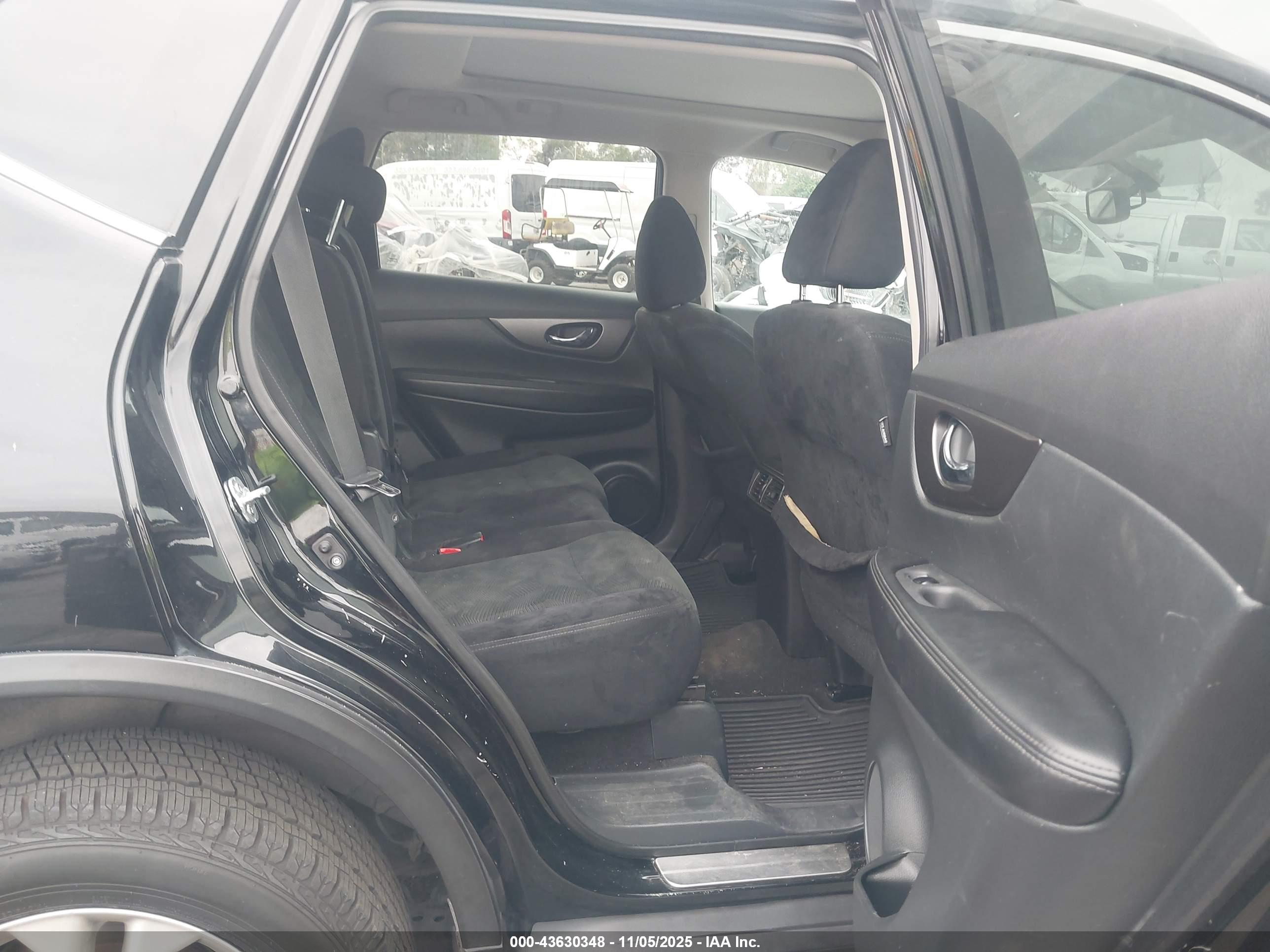 NISSAN ROGUE image 8