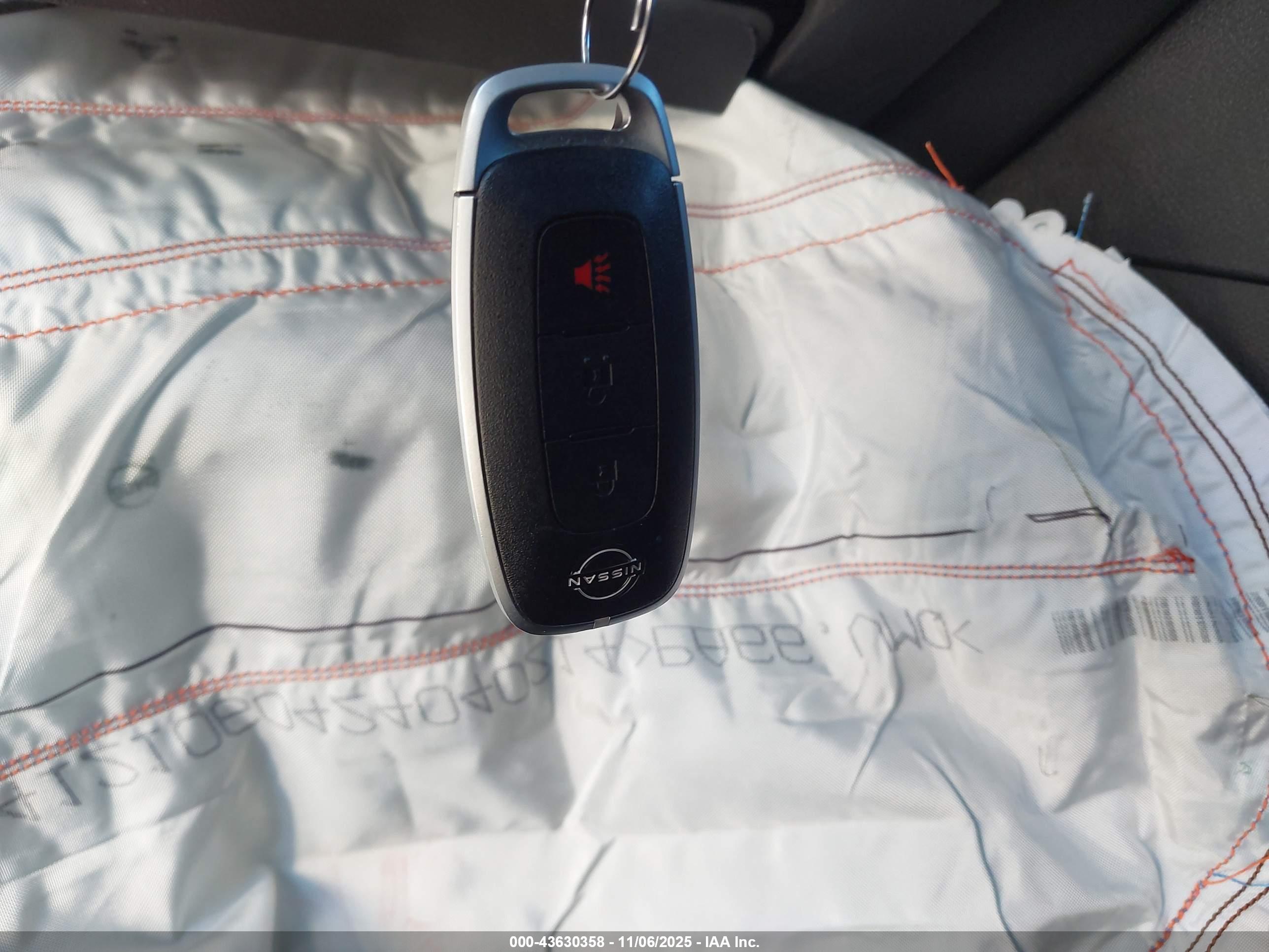 NISSAN ROGUE image 11