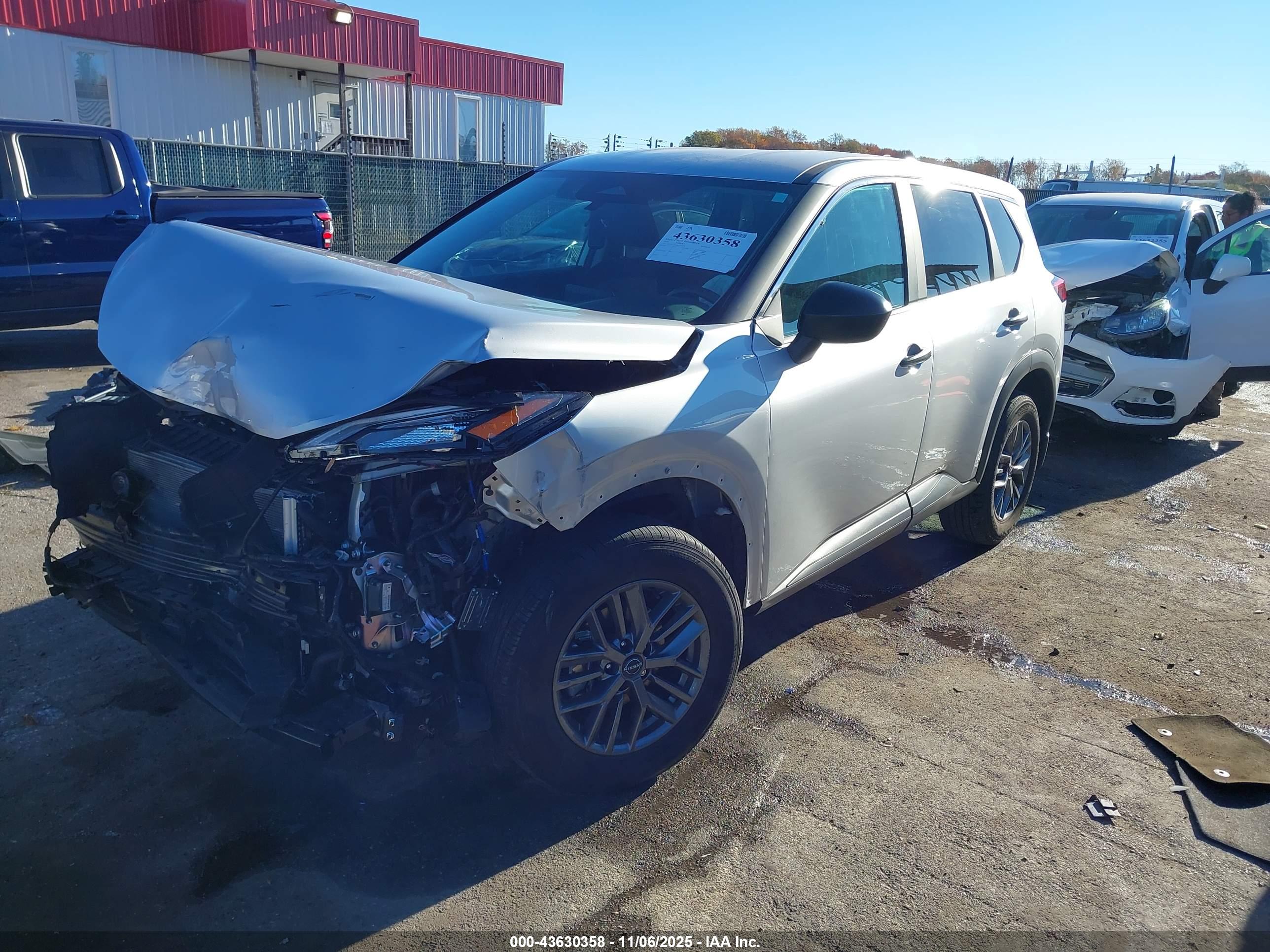 NISSAN ROGUE image 2