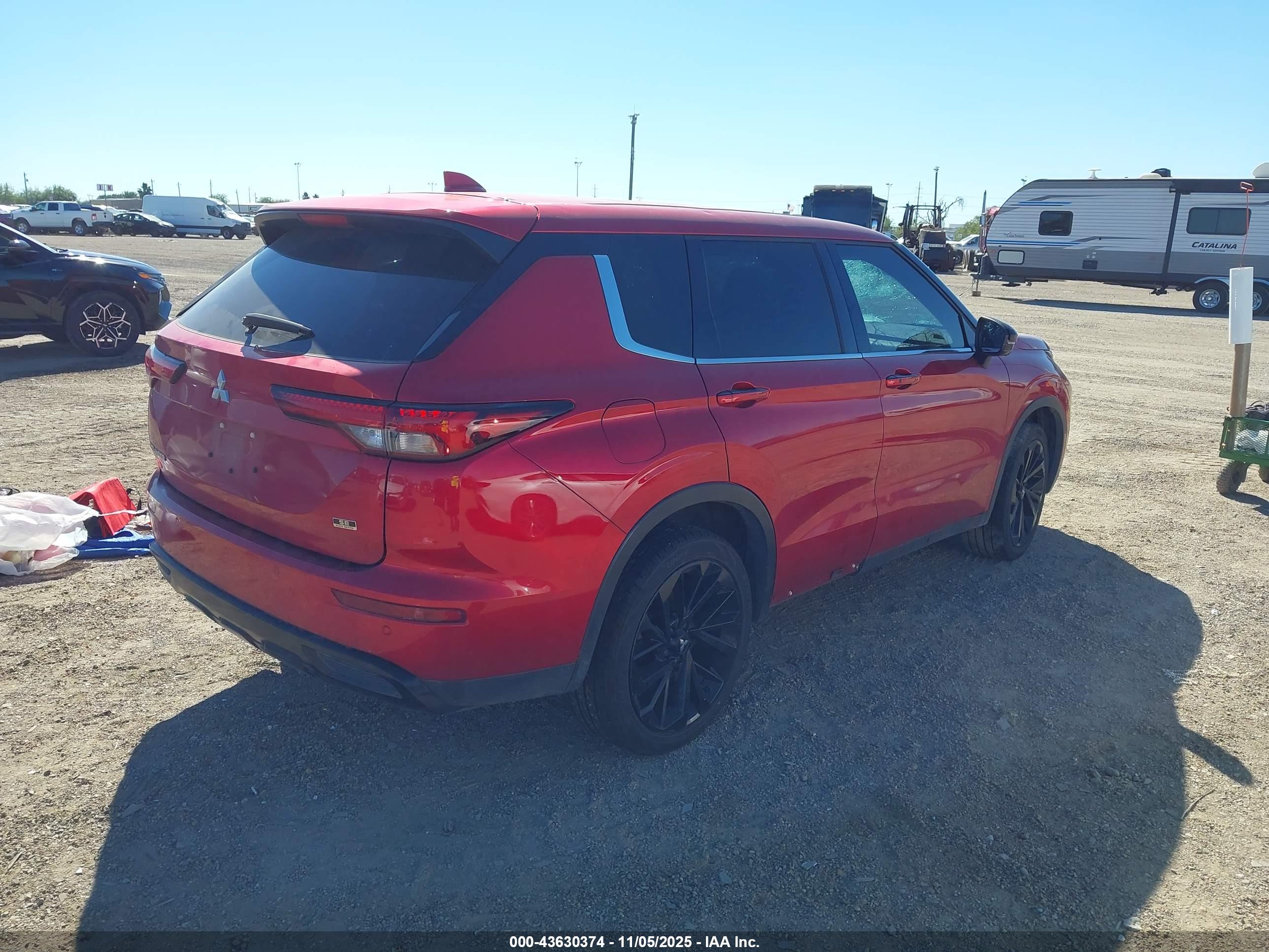 MITSUBISHI OUTLANDER image 4
