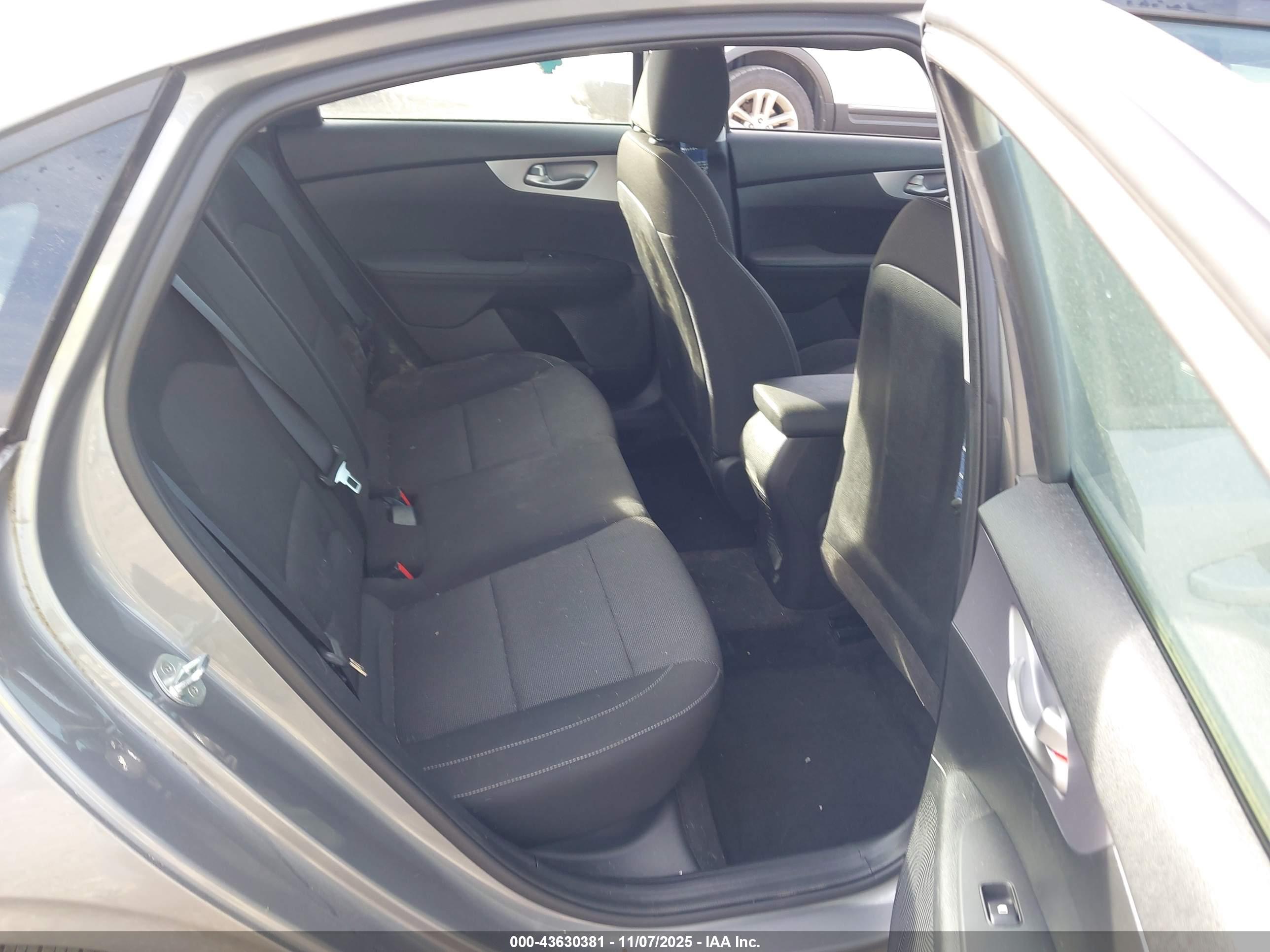 KIA FORTE image 8