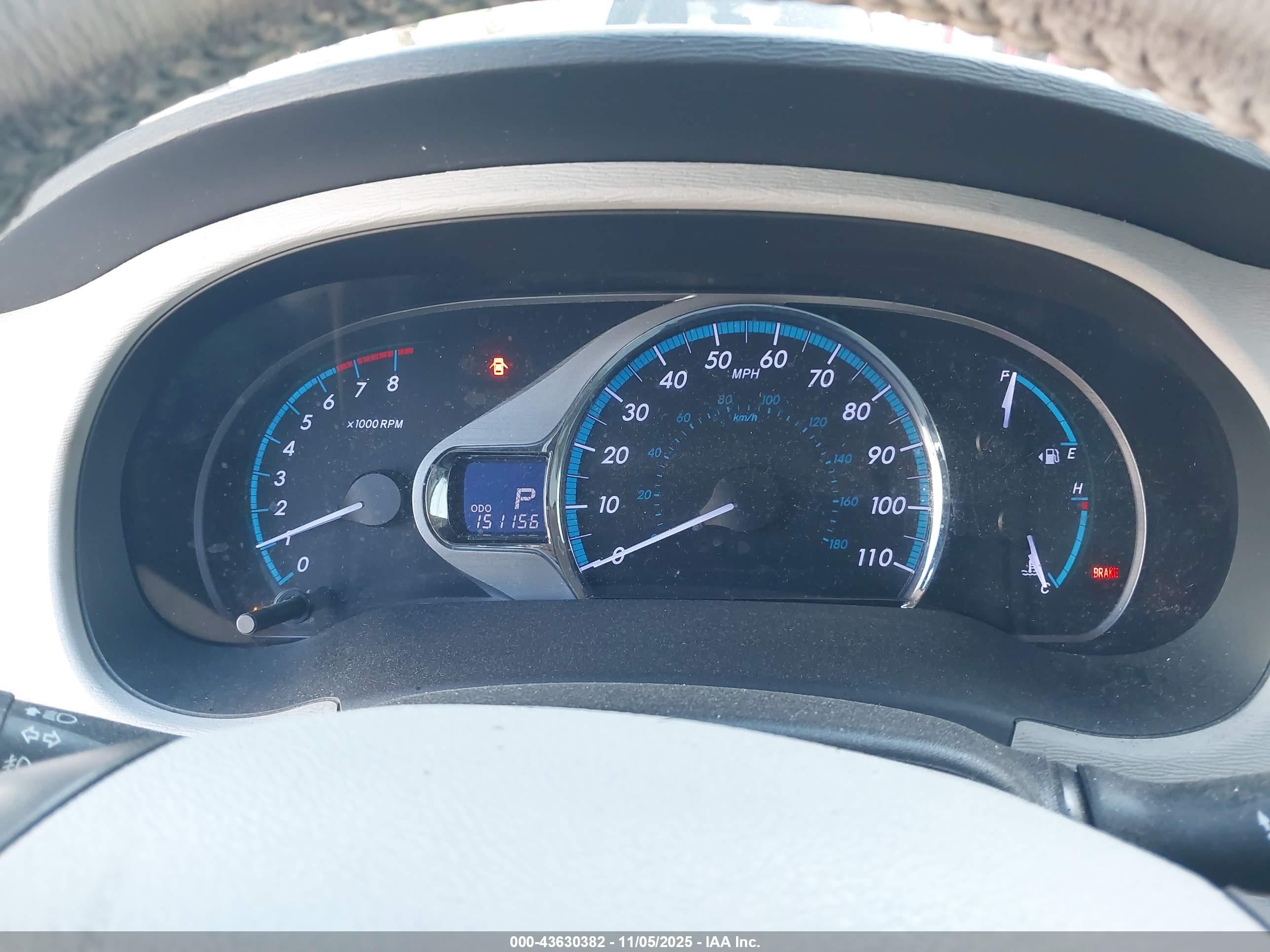 TOYOTA SIENNA image 7