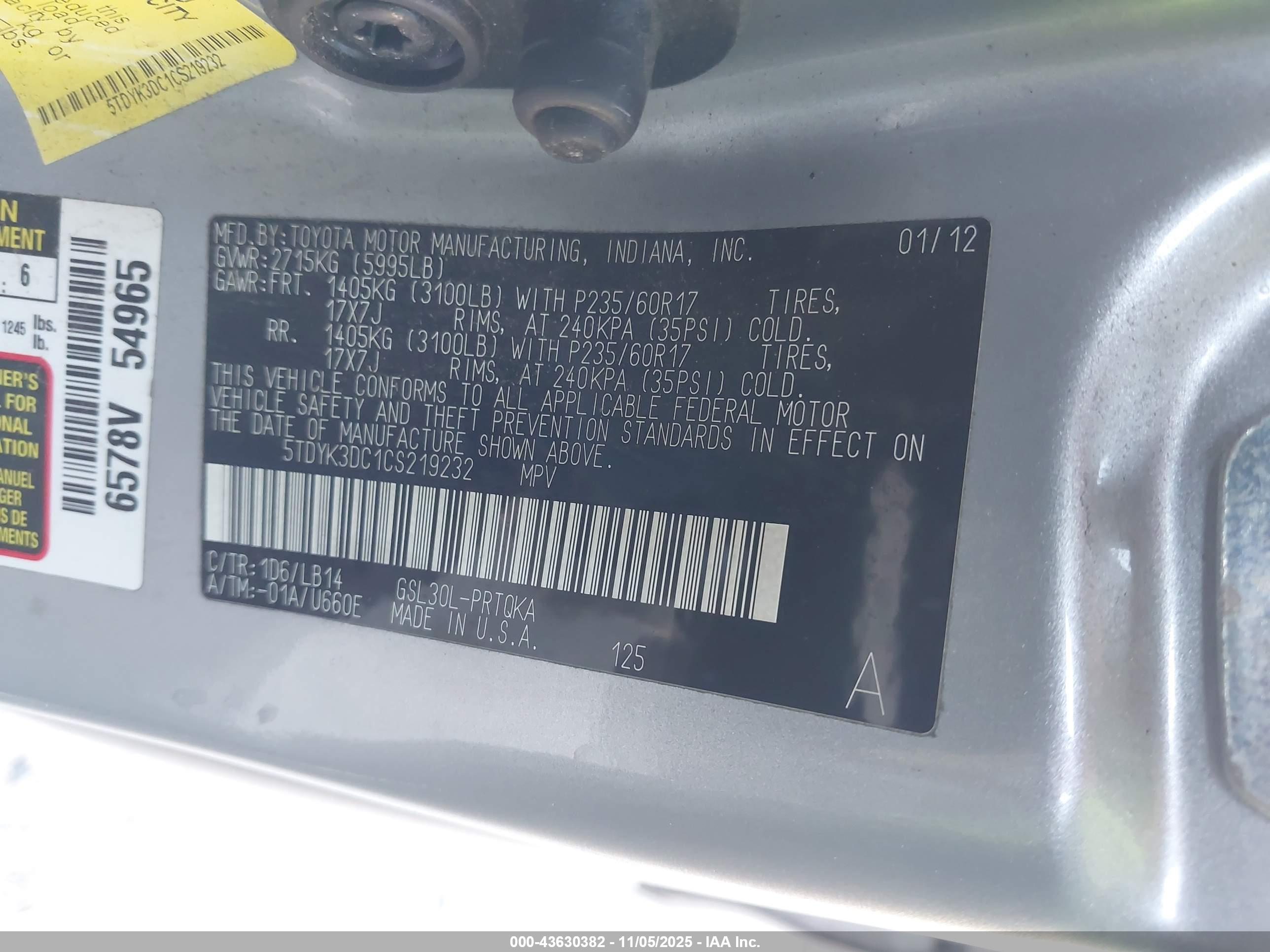 TOYOTA SIENNA image 9